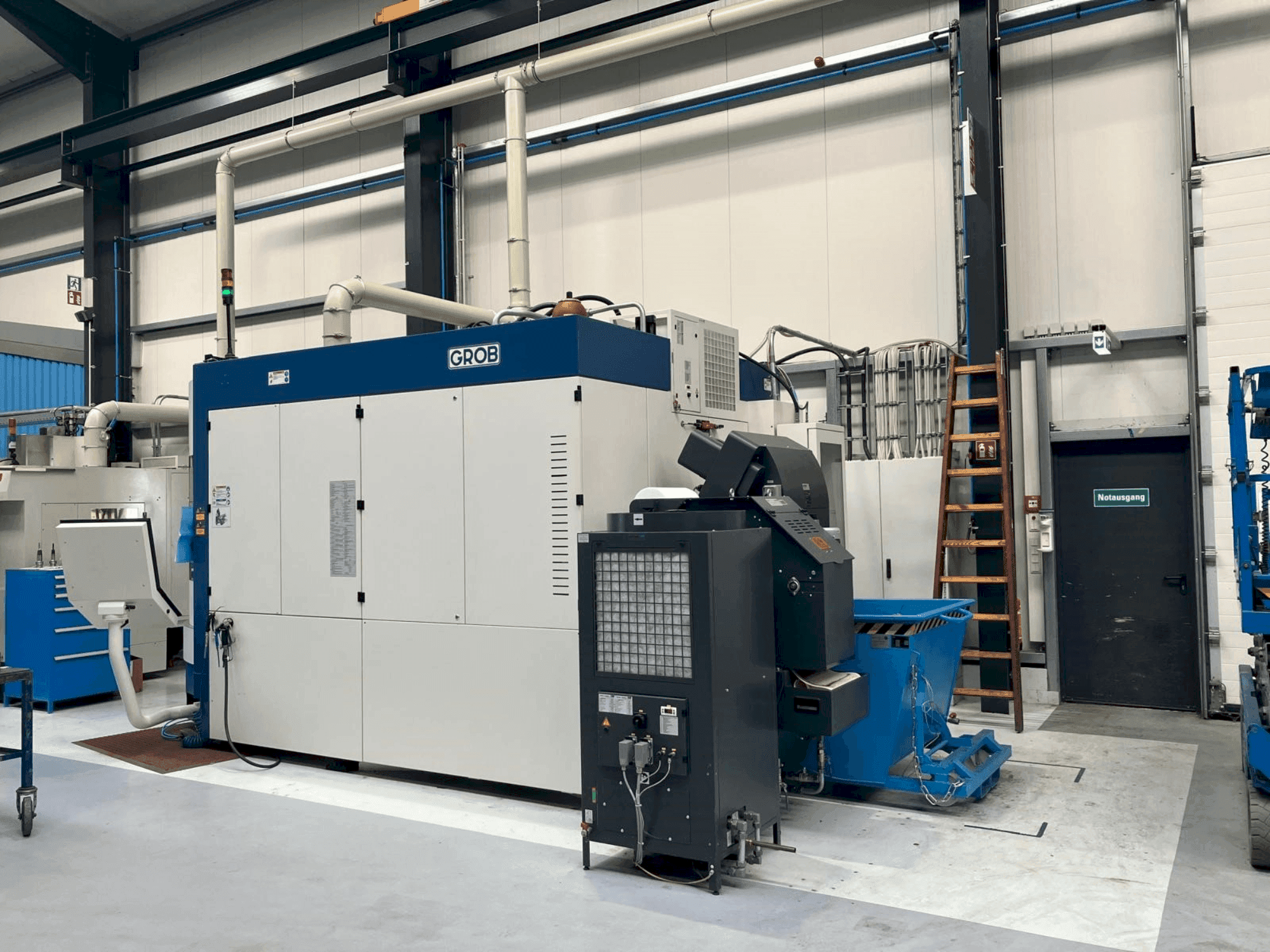 Vista frontale della macchina GROB G550a