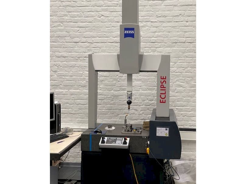 Vista frontale della macchina ZEISS Eclipse