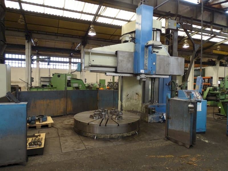 Vista frontale della macchina Berthiez									 BM 225