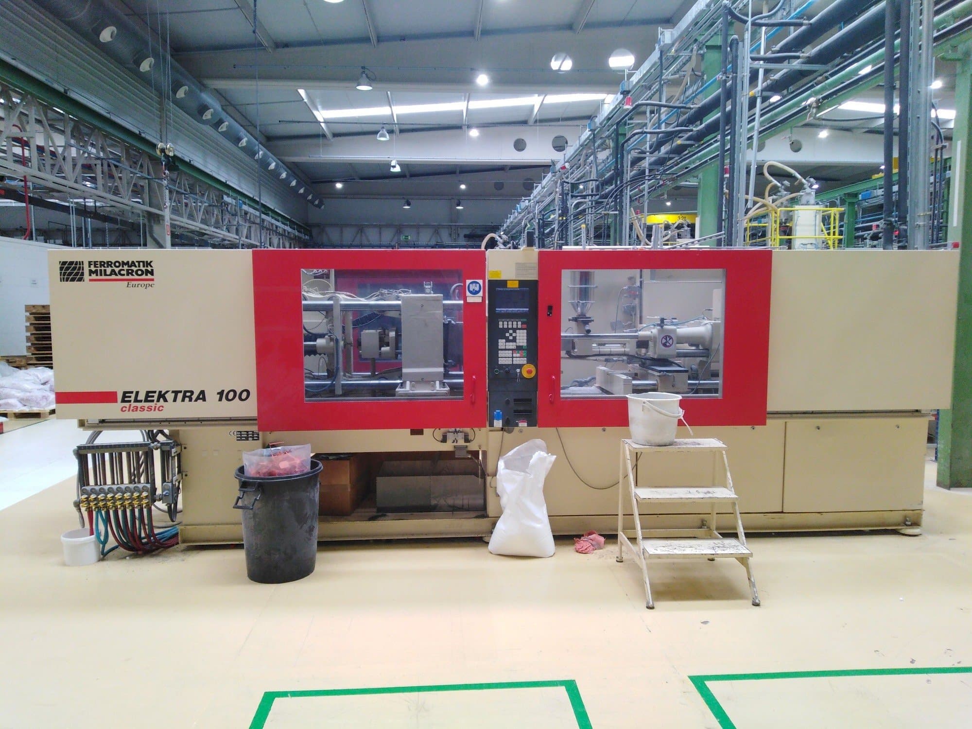 Vista frontale della macchina Ferromatik Electra 100