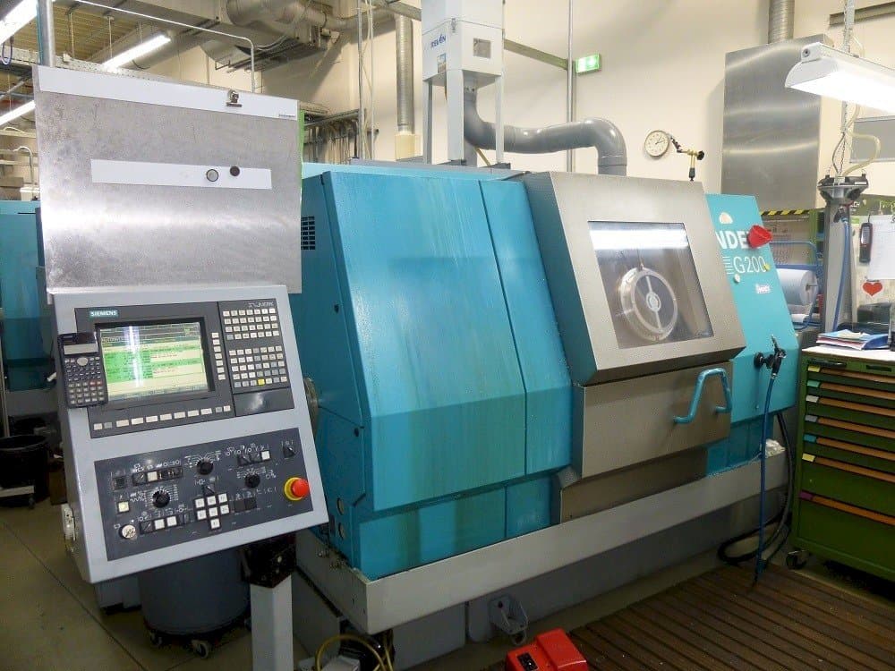 Vista frontale della macchina Index G200