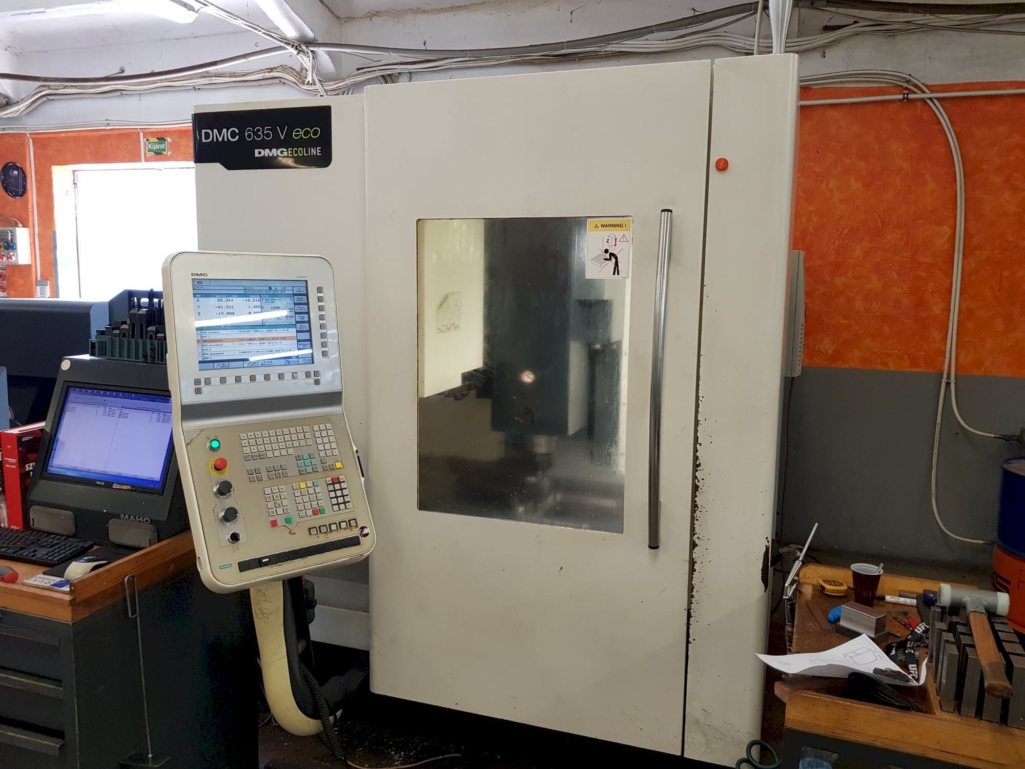 Vista frontale della macchina DMG DMC 635 V eco