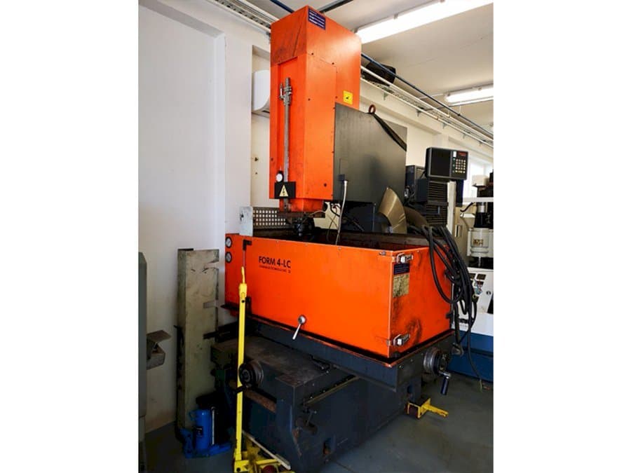 Vista frontale della macchina CHARMILLES Form 4-LC