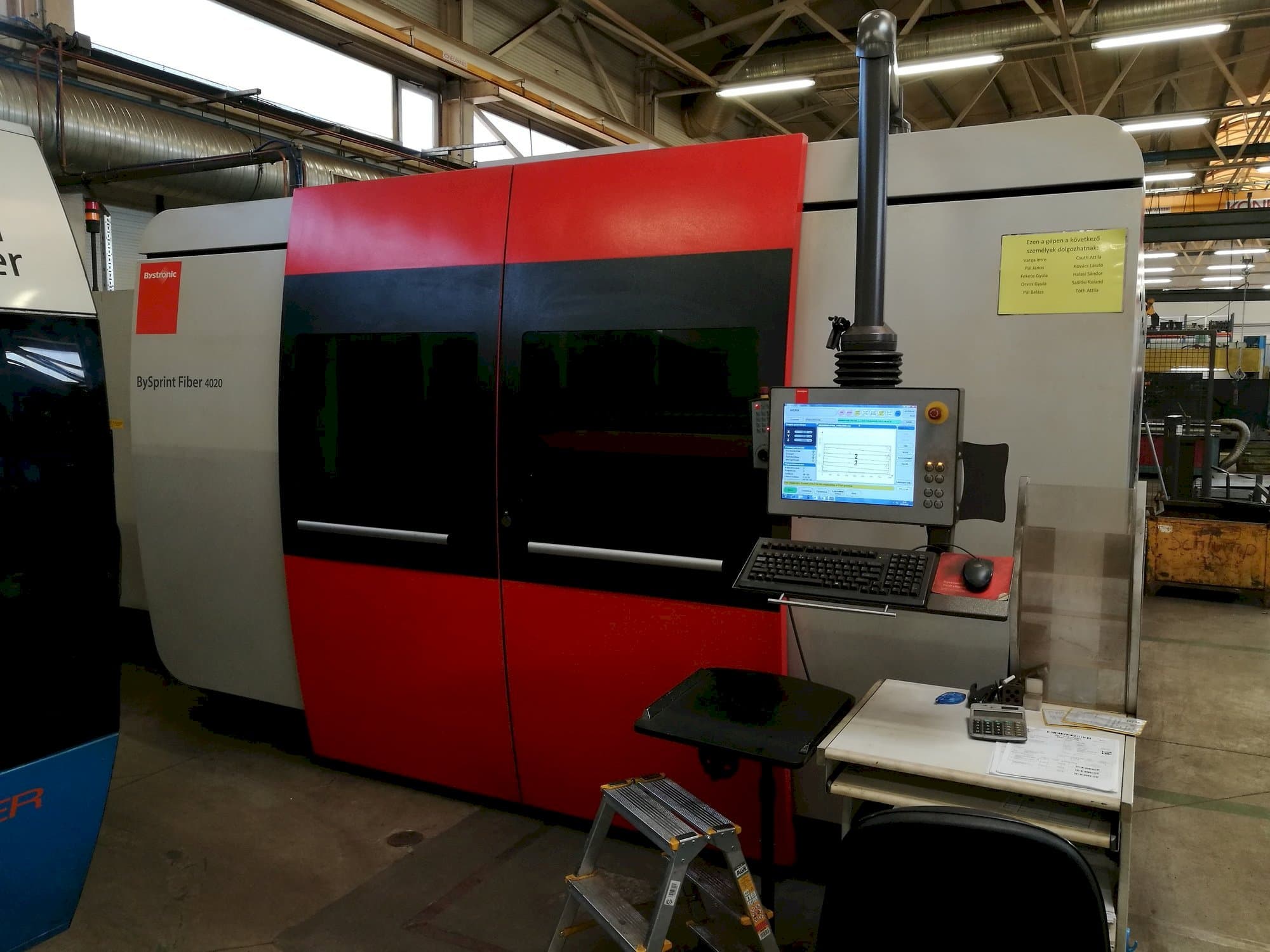 Vista frontale della macchina Bystronic BySprint Fiber 4020