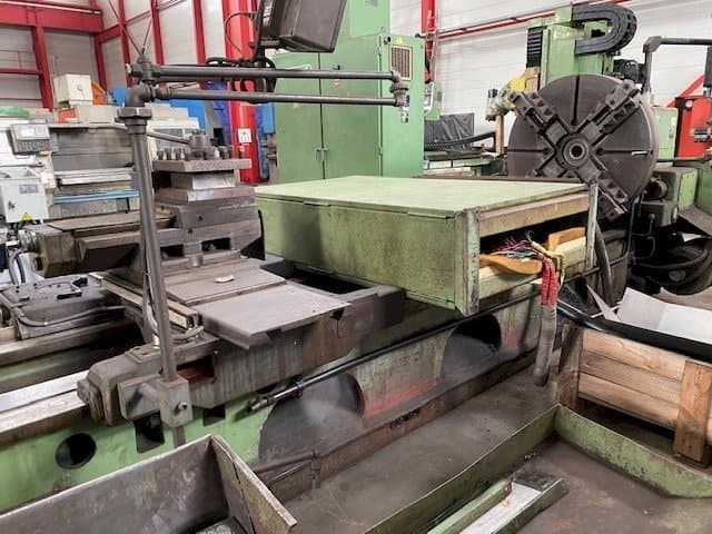 Vista frontale della macchina TOS SU 100/8000