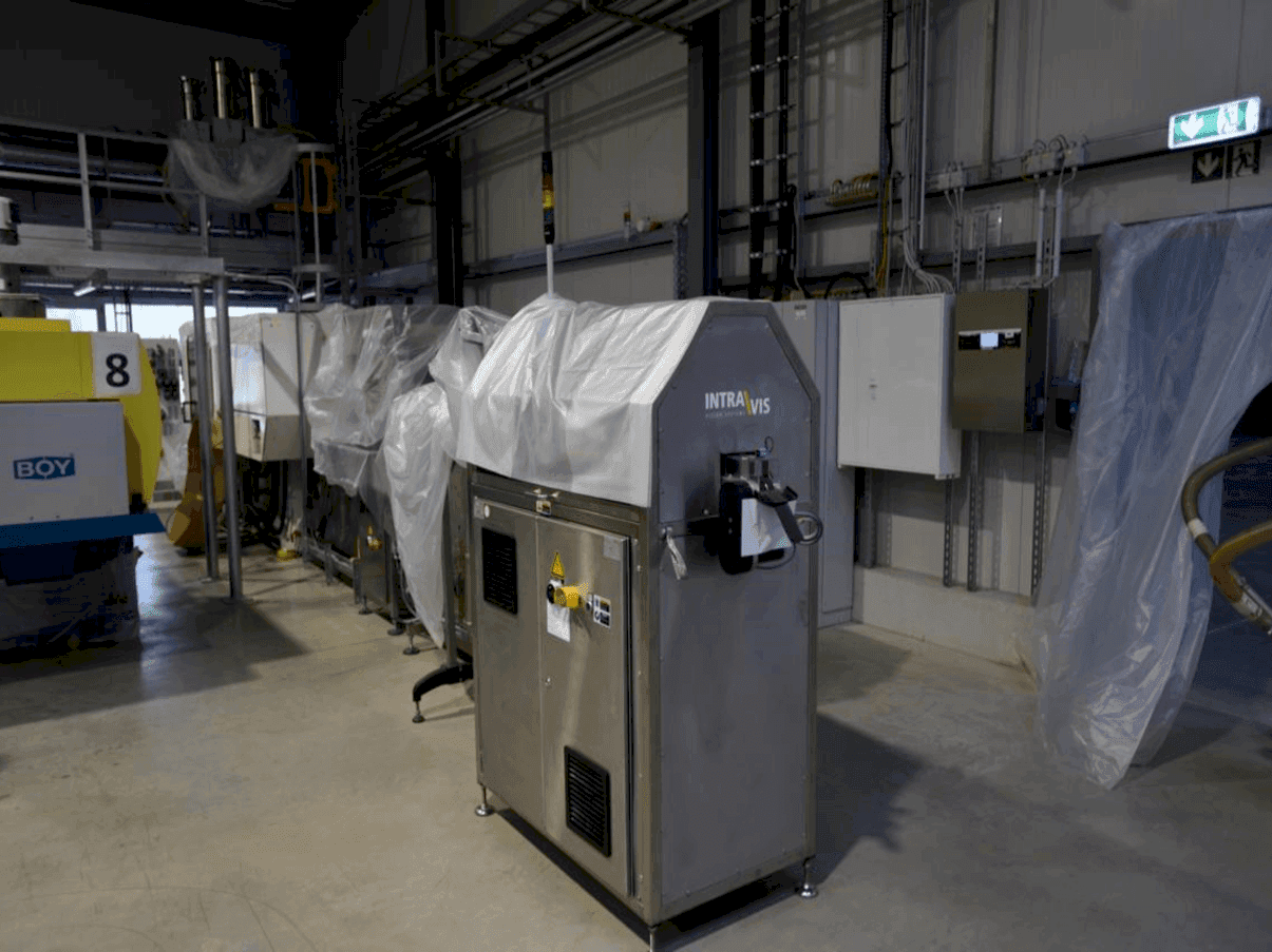 Vista frontale della macchina INTRAVIS Capwatcher 6432