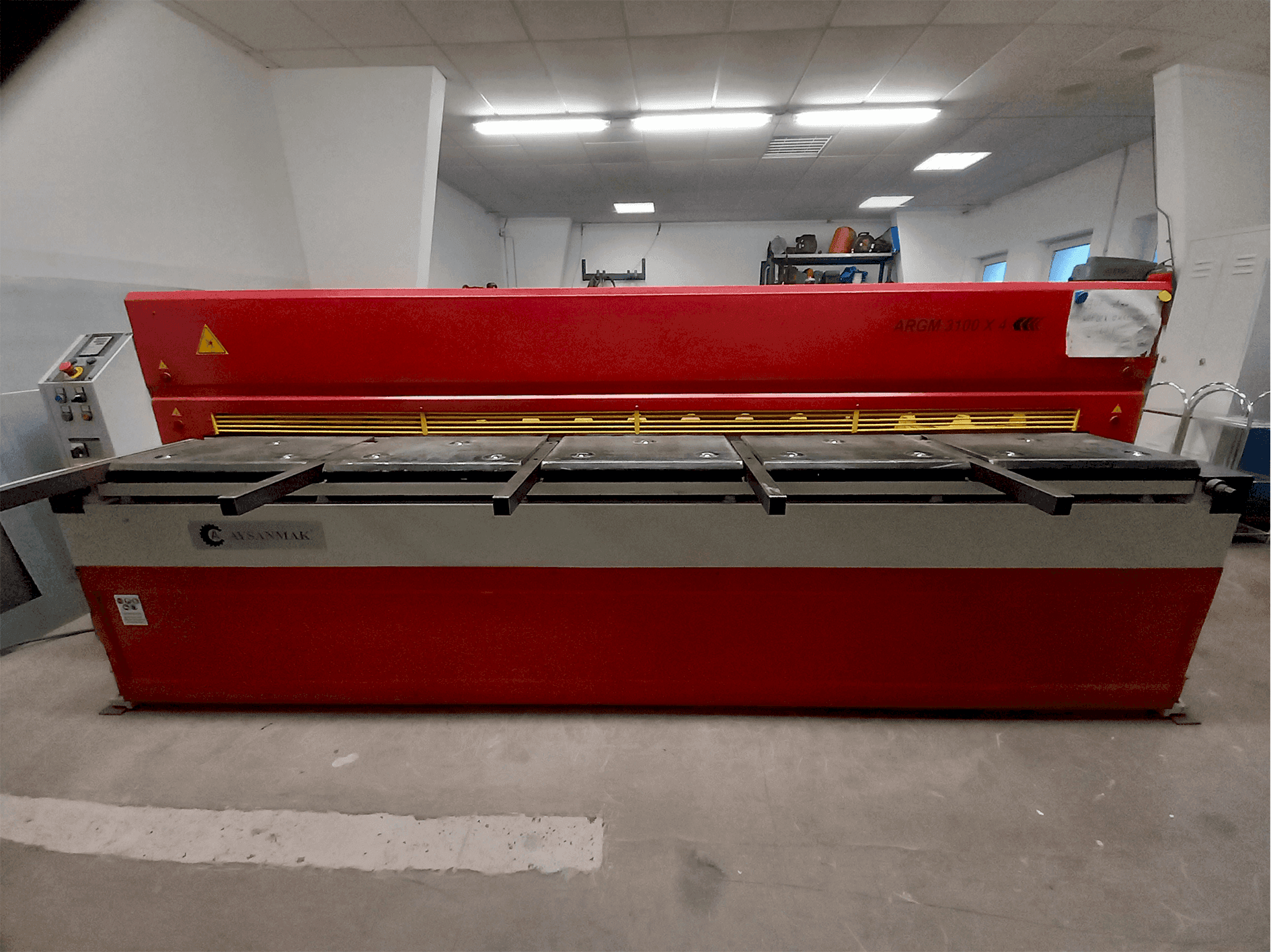 Vista frontale della macchina AYSANMAK ARGM 3100 x 4