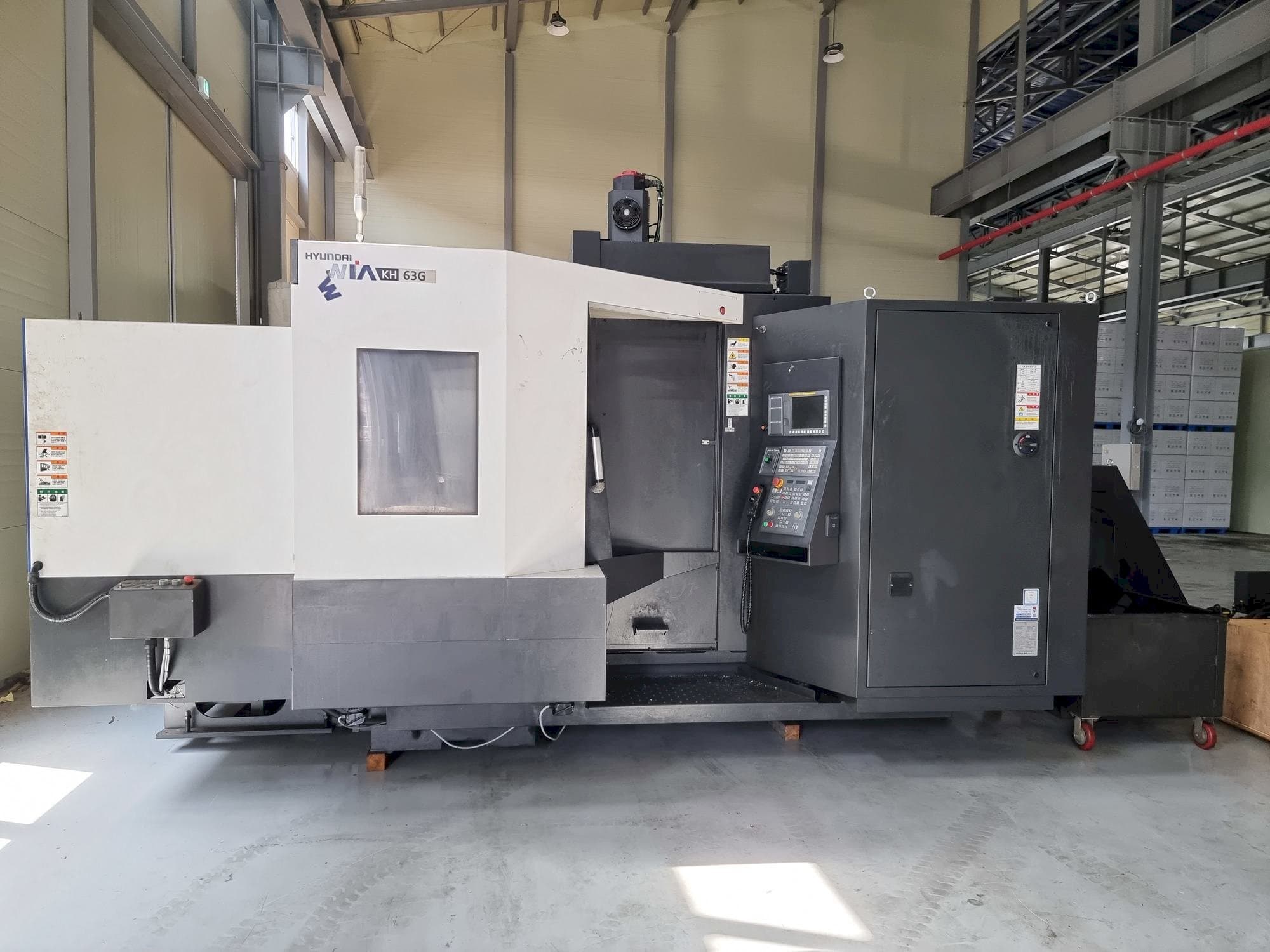 Vista frontale della macchina Hyundai Wia KH63G