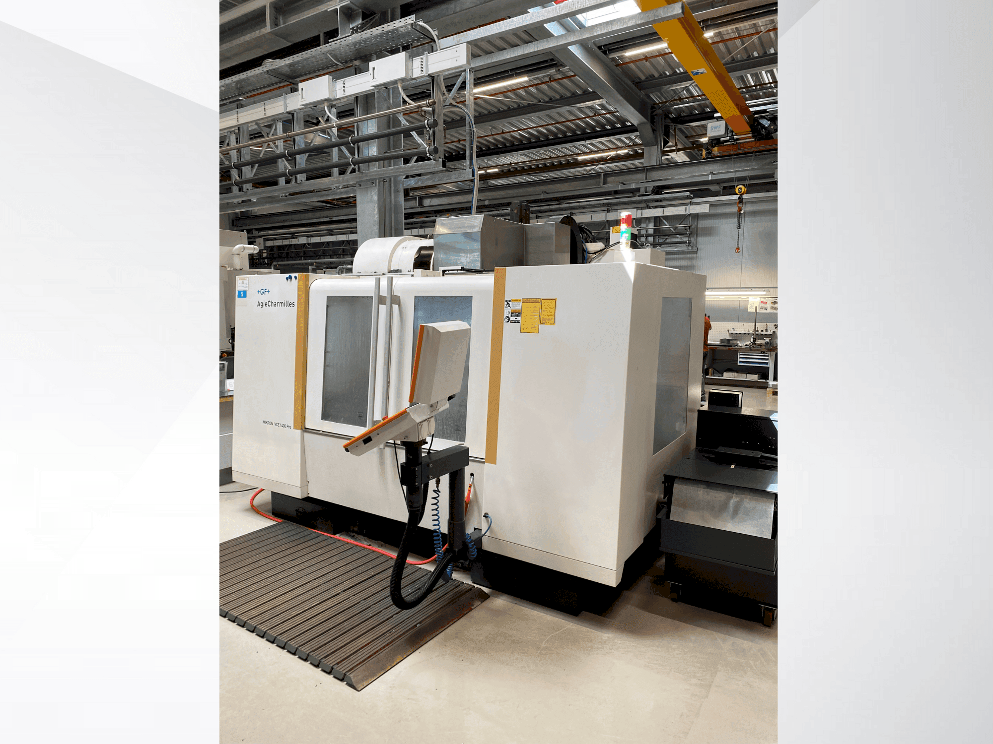 Vista frontale della macchina +GF+ AgieCharmilles MIKRON VCE 1400 PRO  (2012)