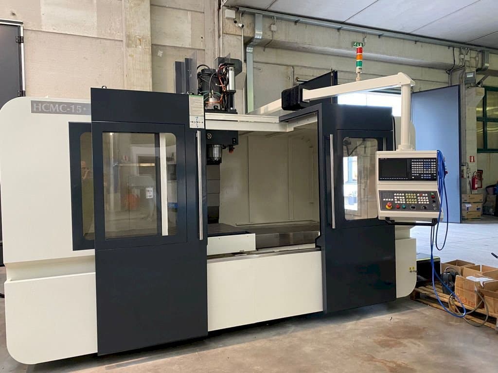 Vista frontale della macchina Hartford HCMC-15