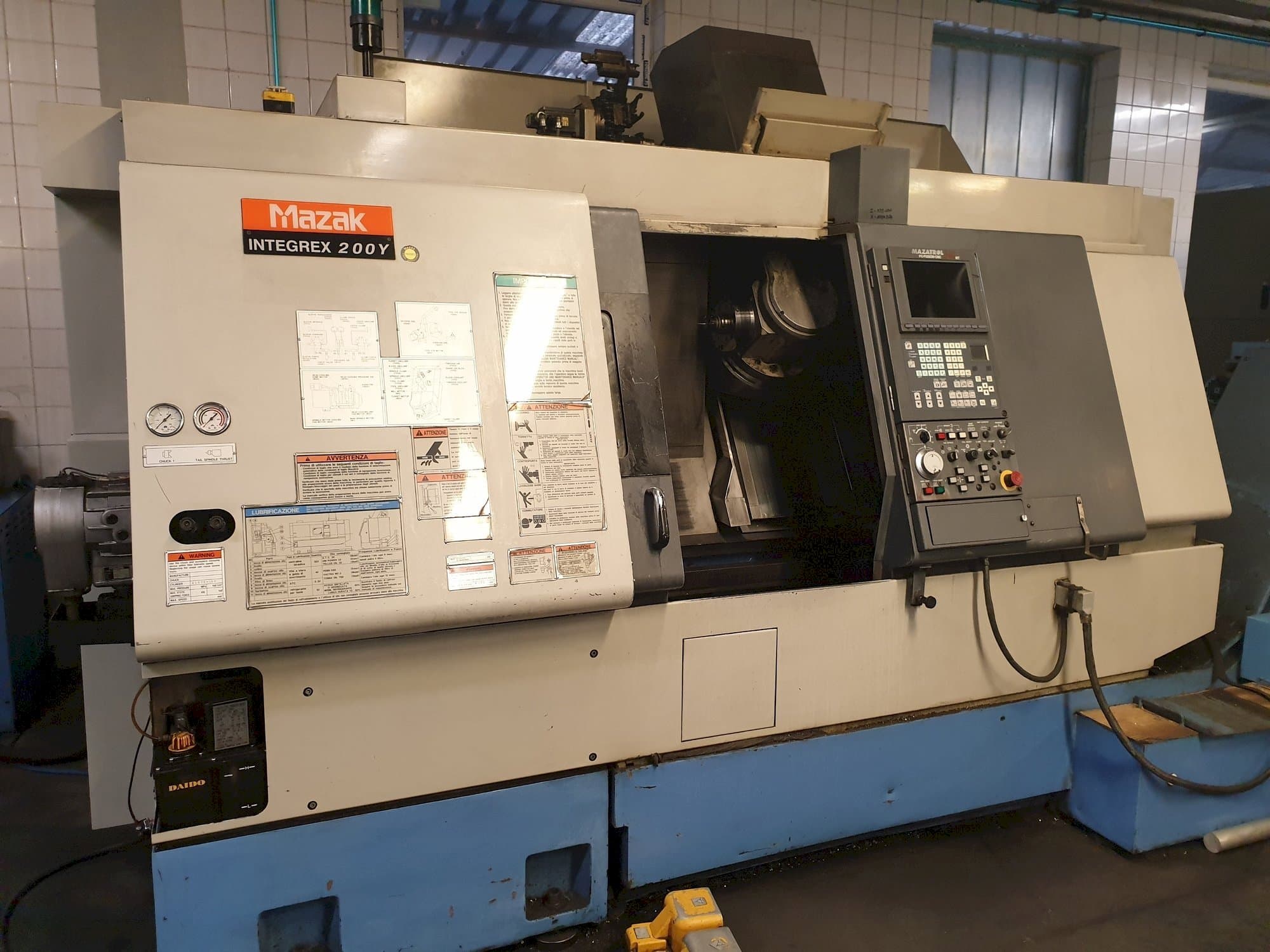 Vista frontale della macchina Mazak Integrex 200 Y
