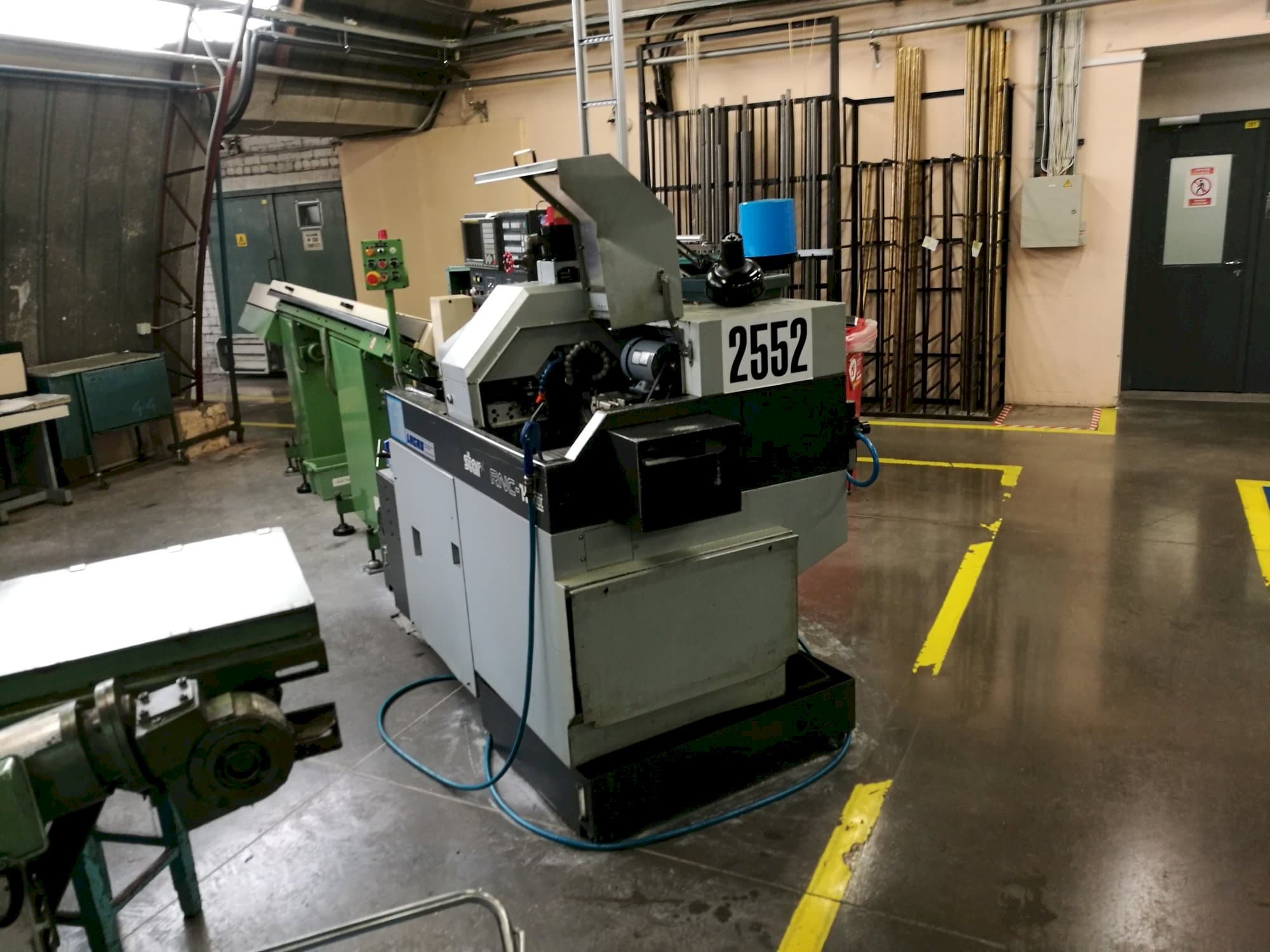 Vista frontale della macchina Star RNC-16