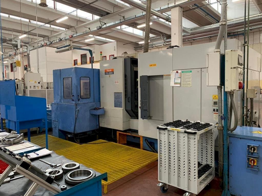 Vista frontale della macchina Mazak FH-4800