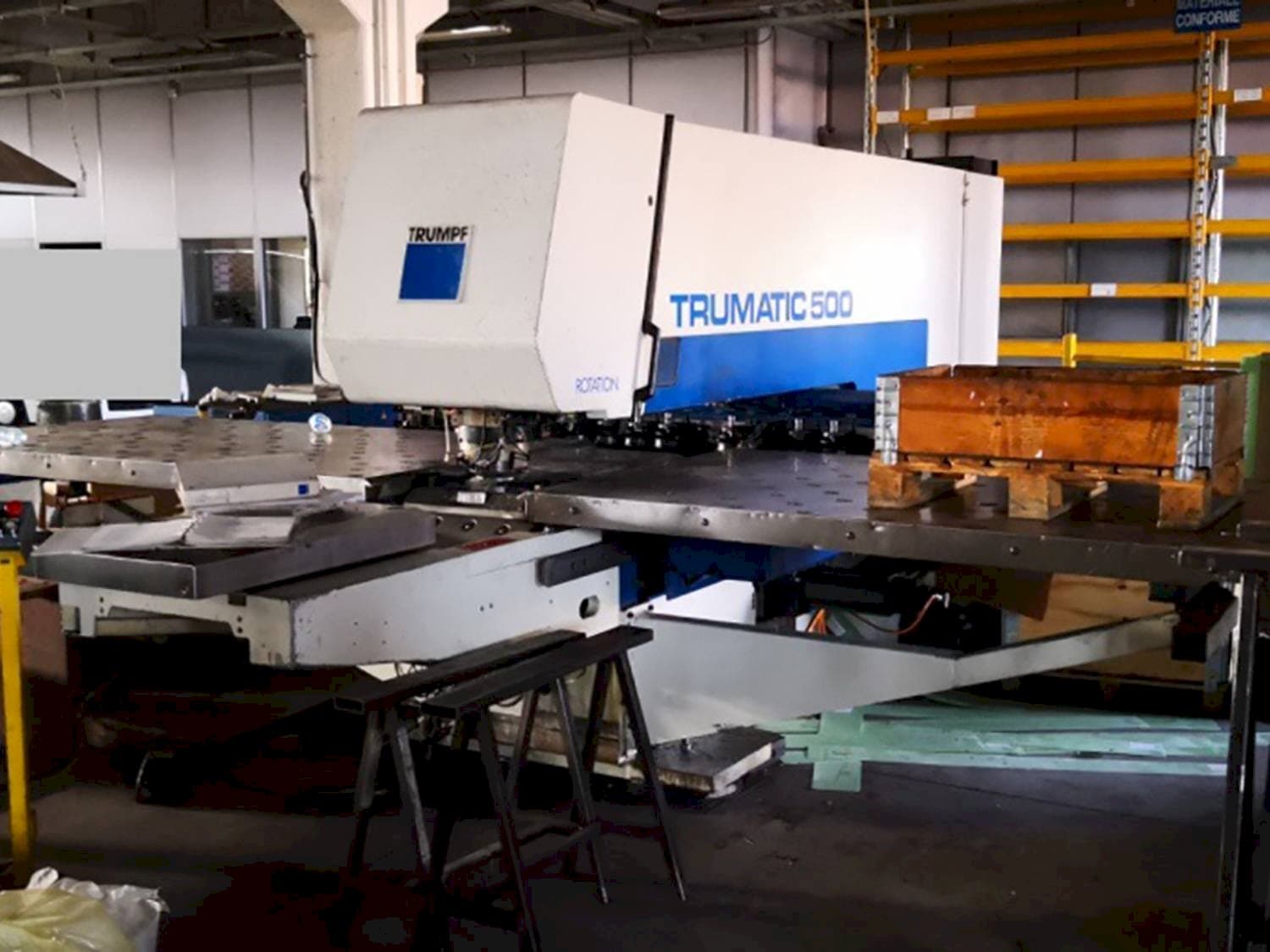 Vista frontale della macchina Trumpf Trumatic 500R