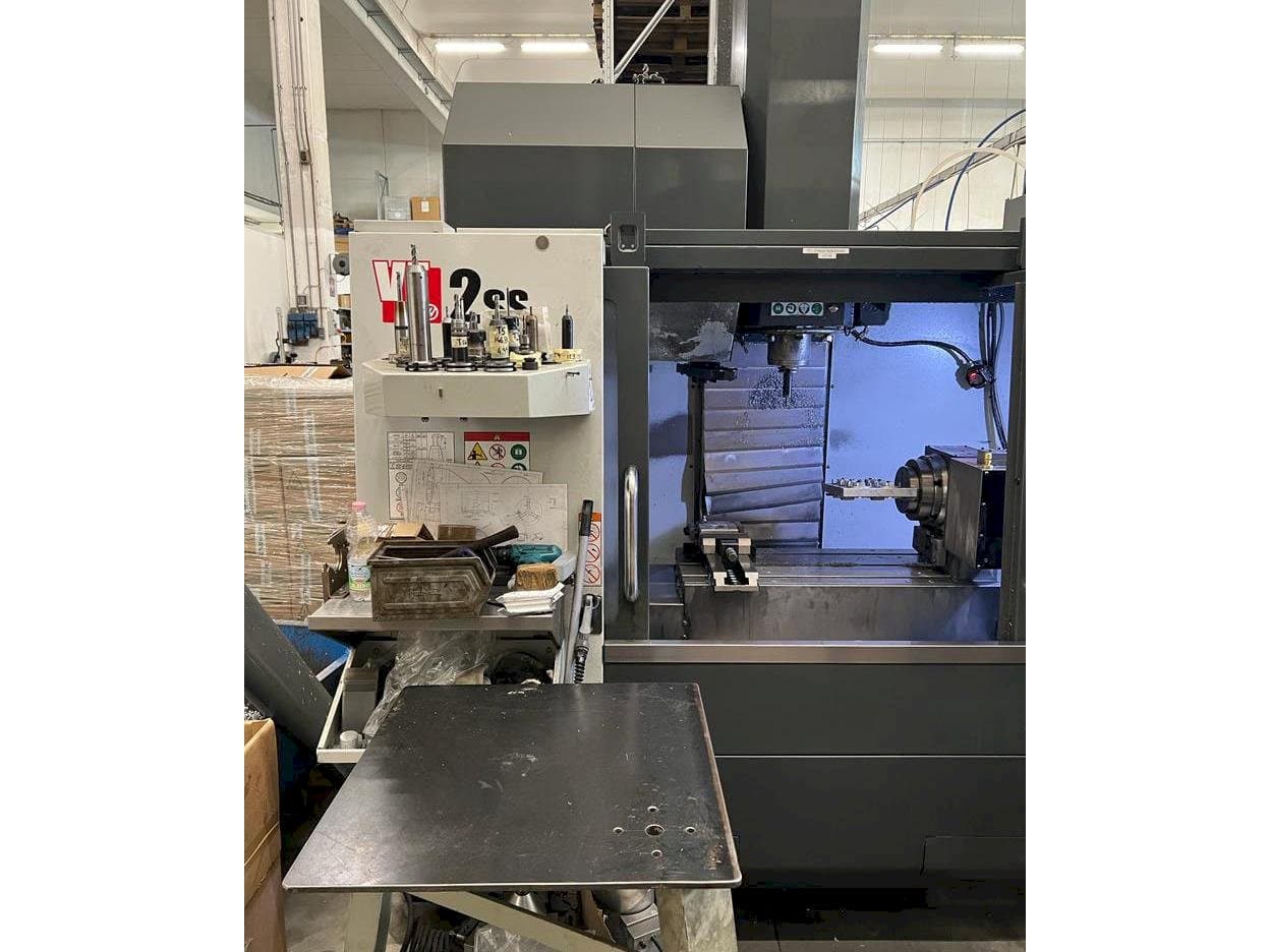 Vista frontale della macchina HAAS VF-2SS