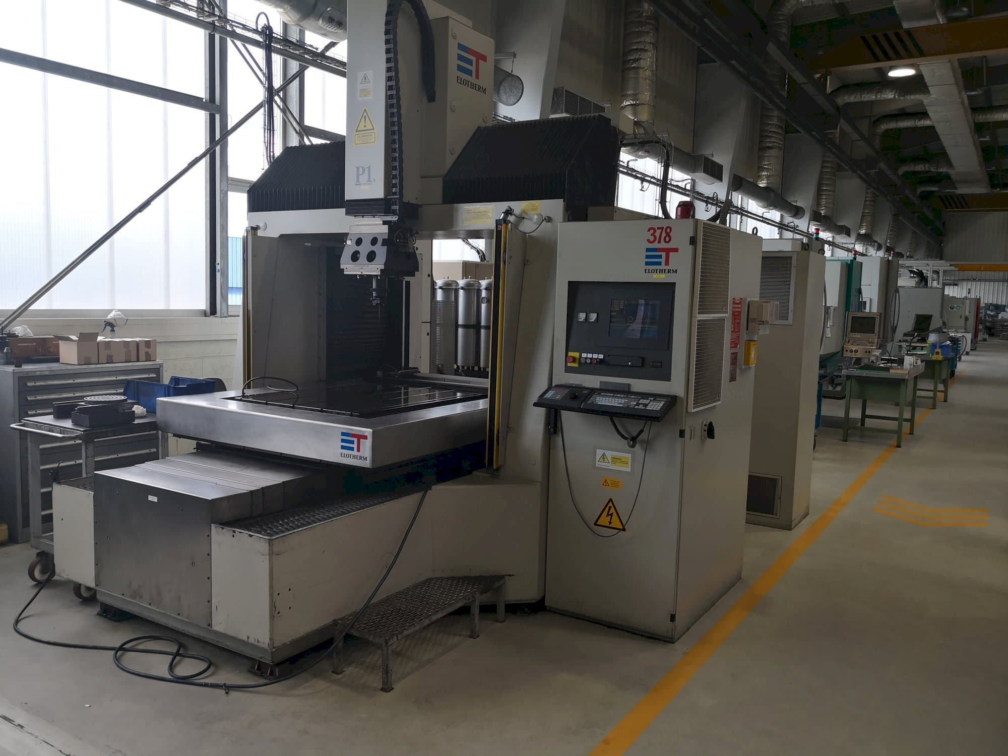 Vista frontale della macchina ELOTHERM ELBOMAT P1