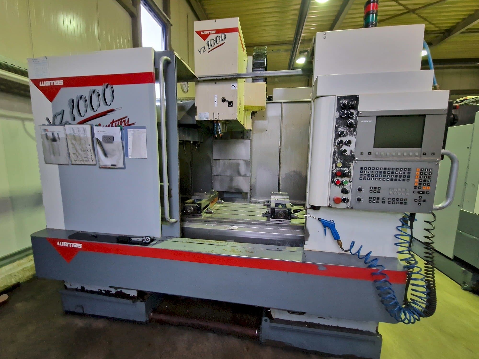 Vista frontale della macchina WEMAS VZ 1000