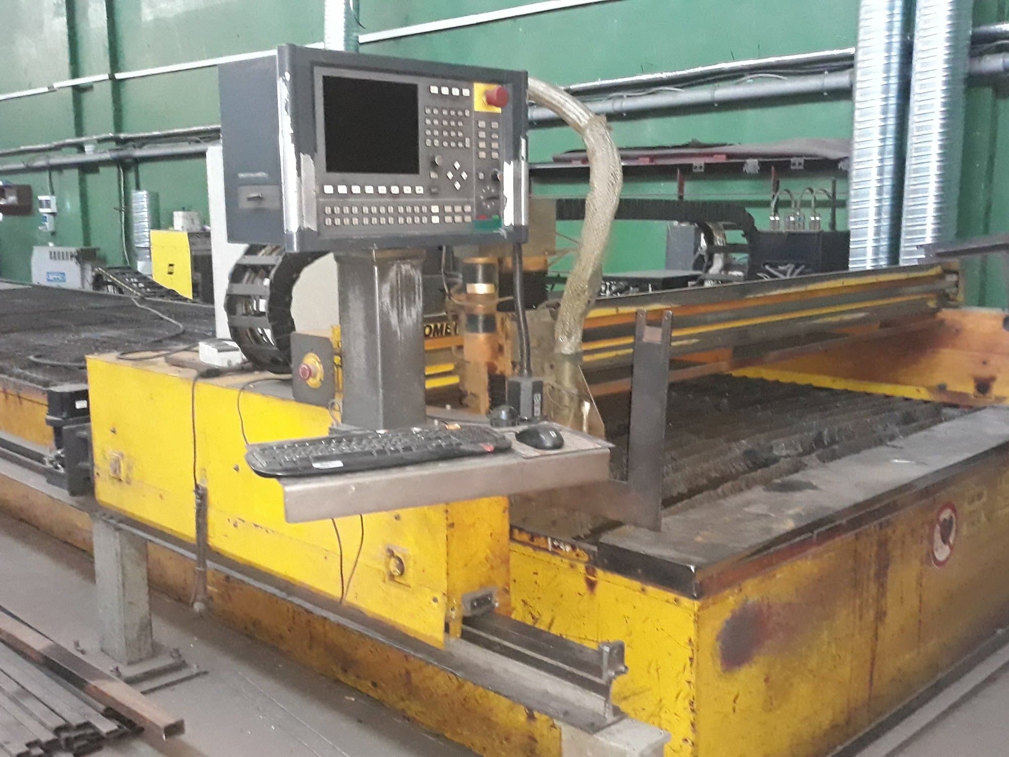 Vista frontale della macchina ESAB CXD-P 3000