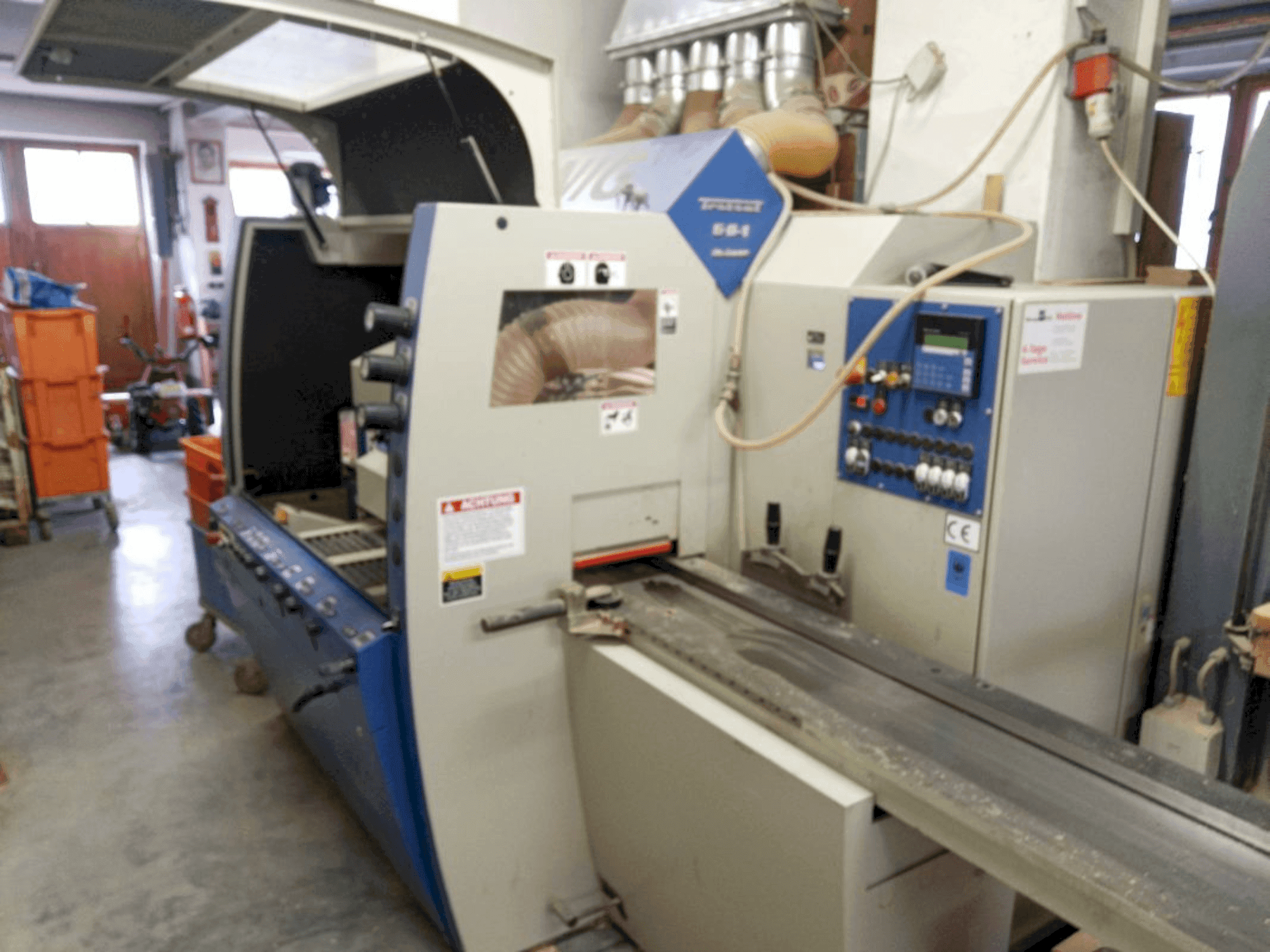 Vista frontale della macchina WEINIG / DIMTER Unimat 500