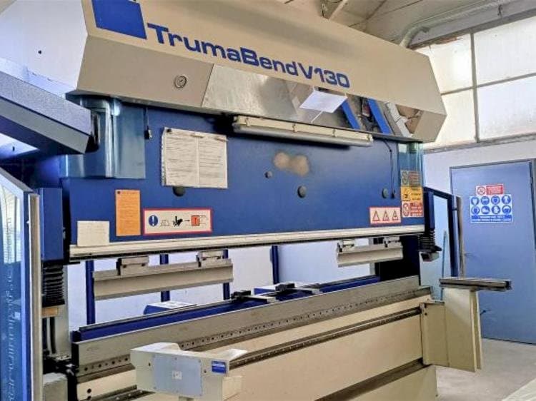 Vista frontale della macchina Trumpf Trumabend V130