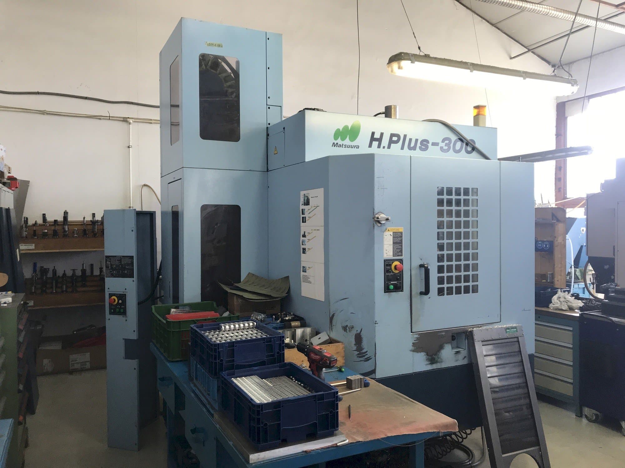 Vista frontale della macchina Matsuura H.PLUS-300