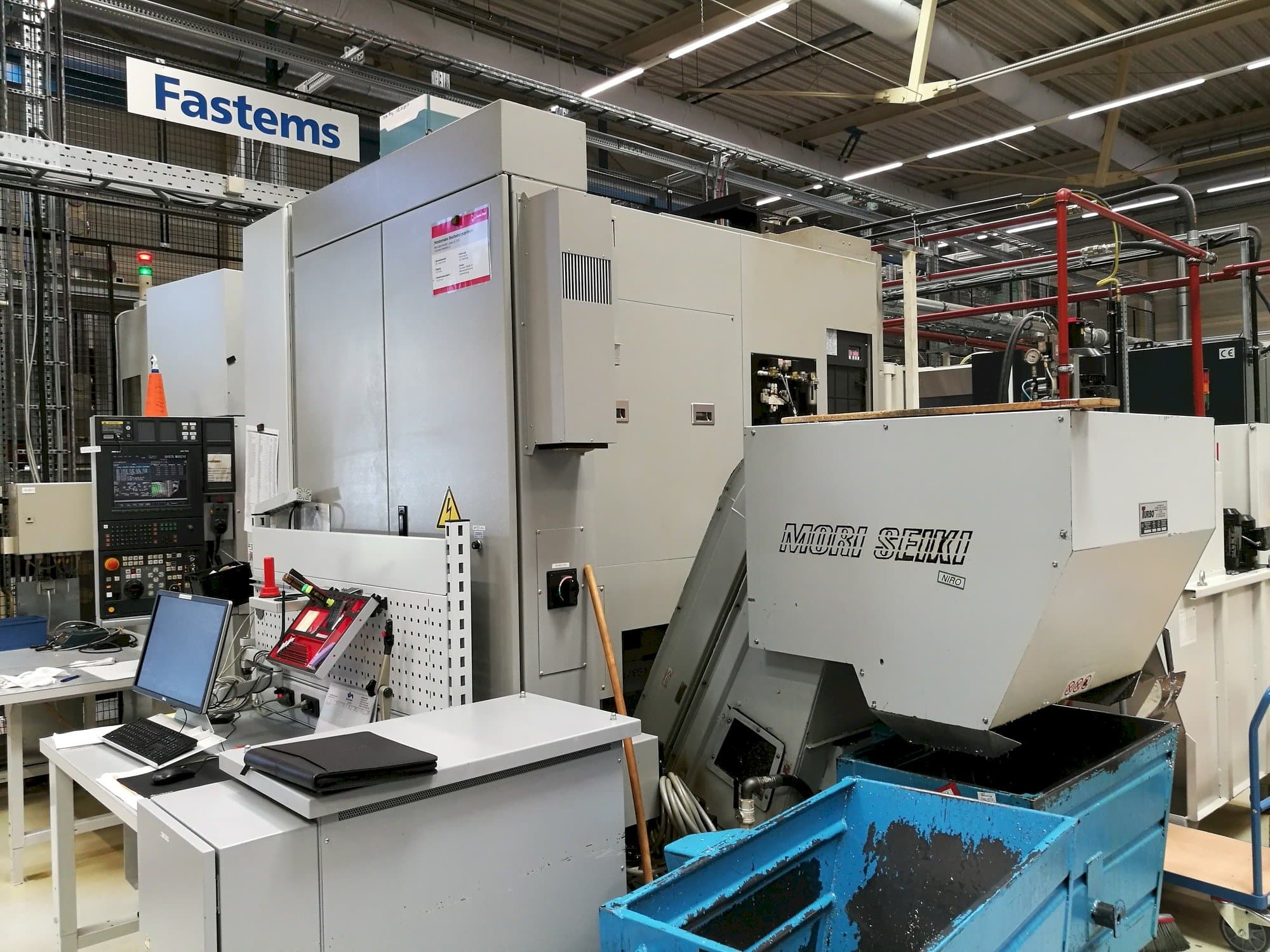 Vista frontale della macchina MORI SEIKI NH 5000