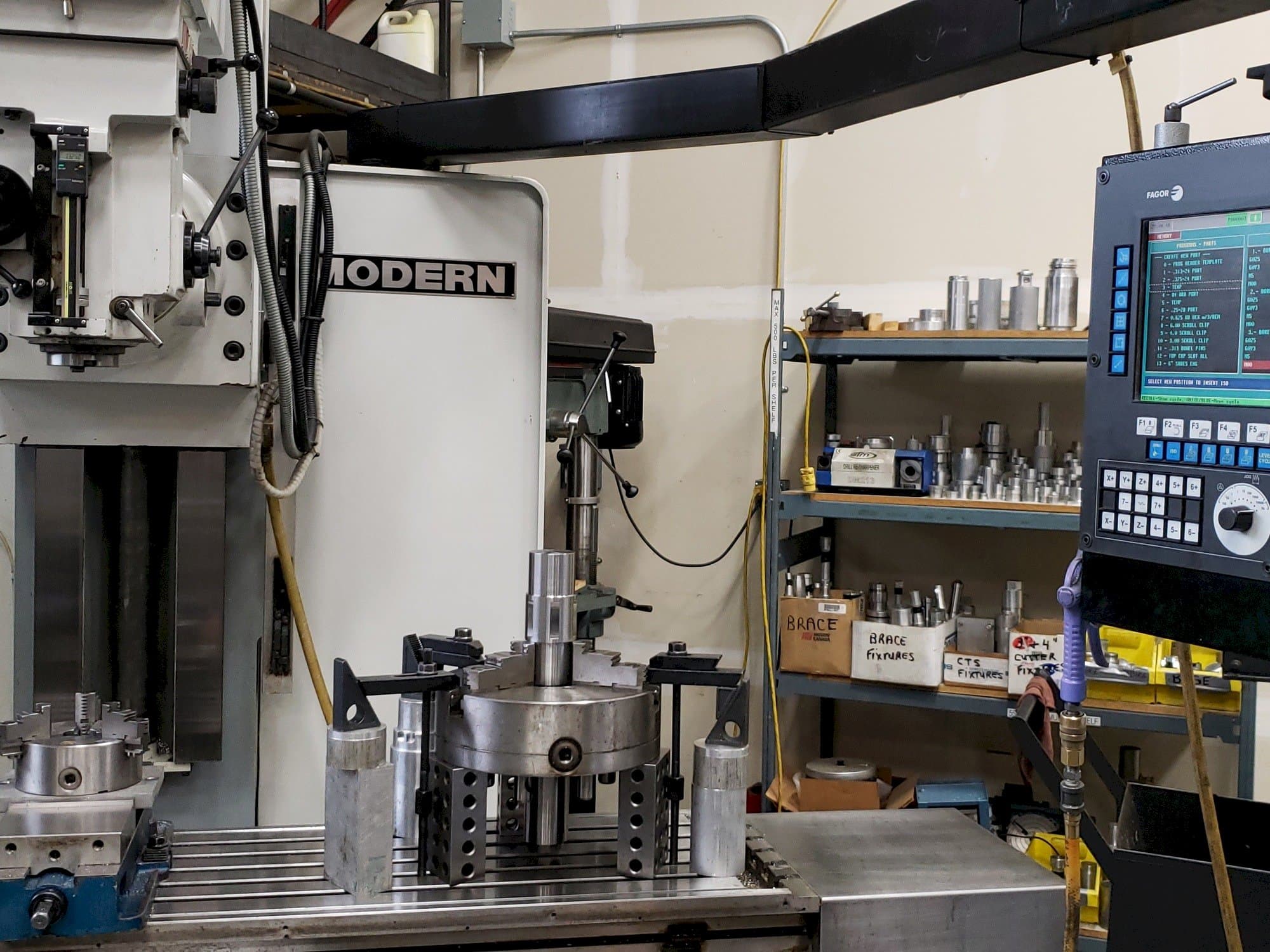 Vista frontale della macchina Modern MB 20