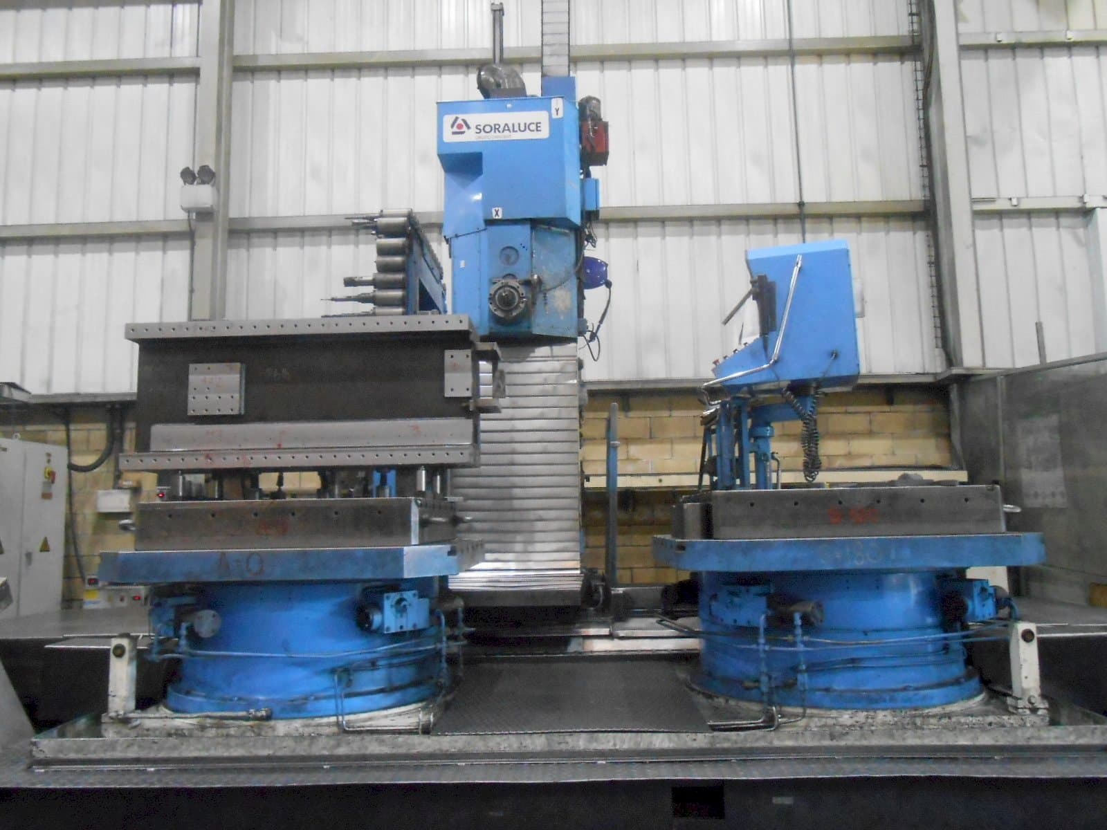 Vista frontale della macchina Soraluce CMH-100