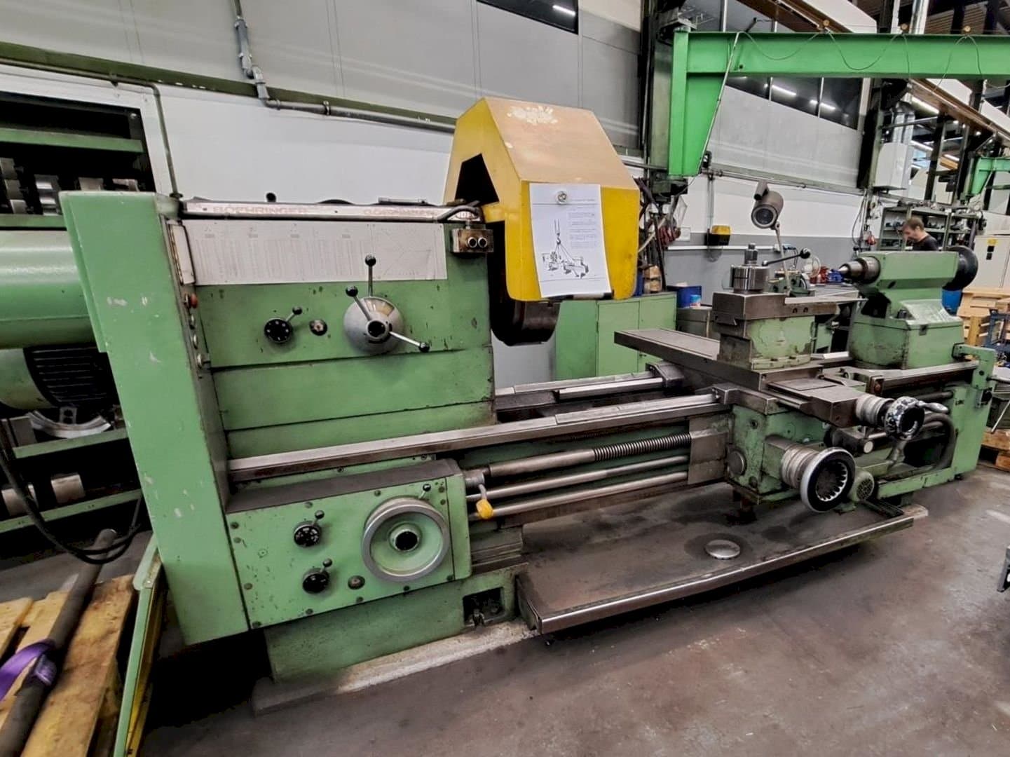 Vista frontale della macchina BOEHRINGER VDF V 800