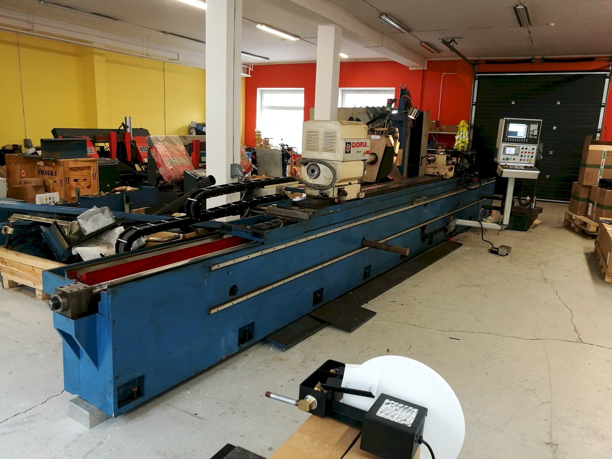 Vista frontale della macchina Gioria RU / PN 3500 CNC