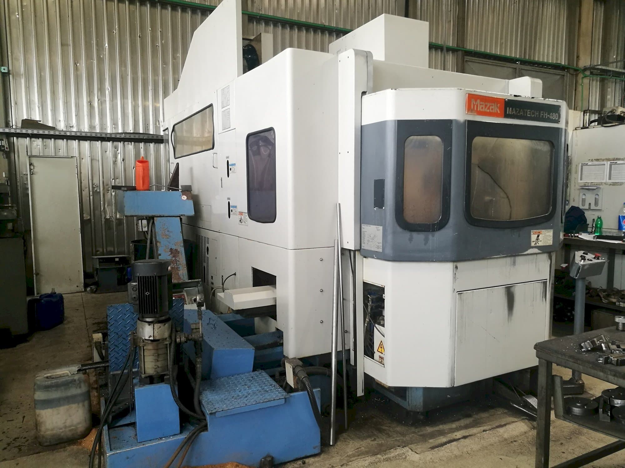 Vista laterale sinistra della macchina Mazak FH-480