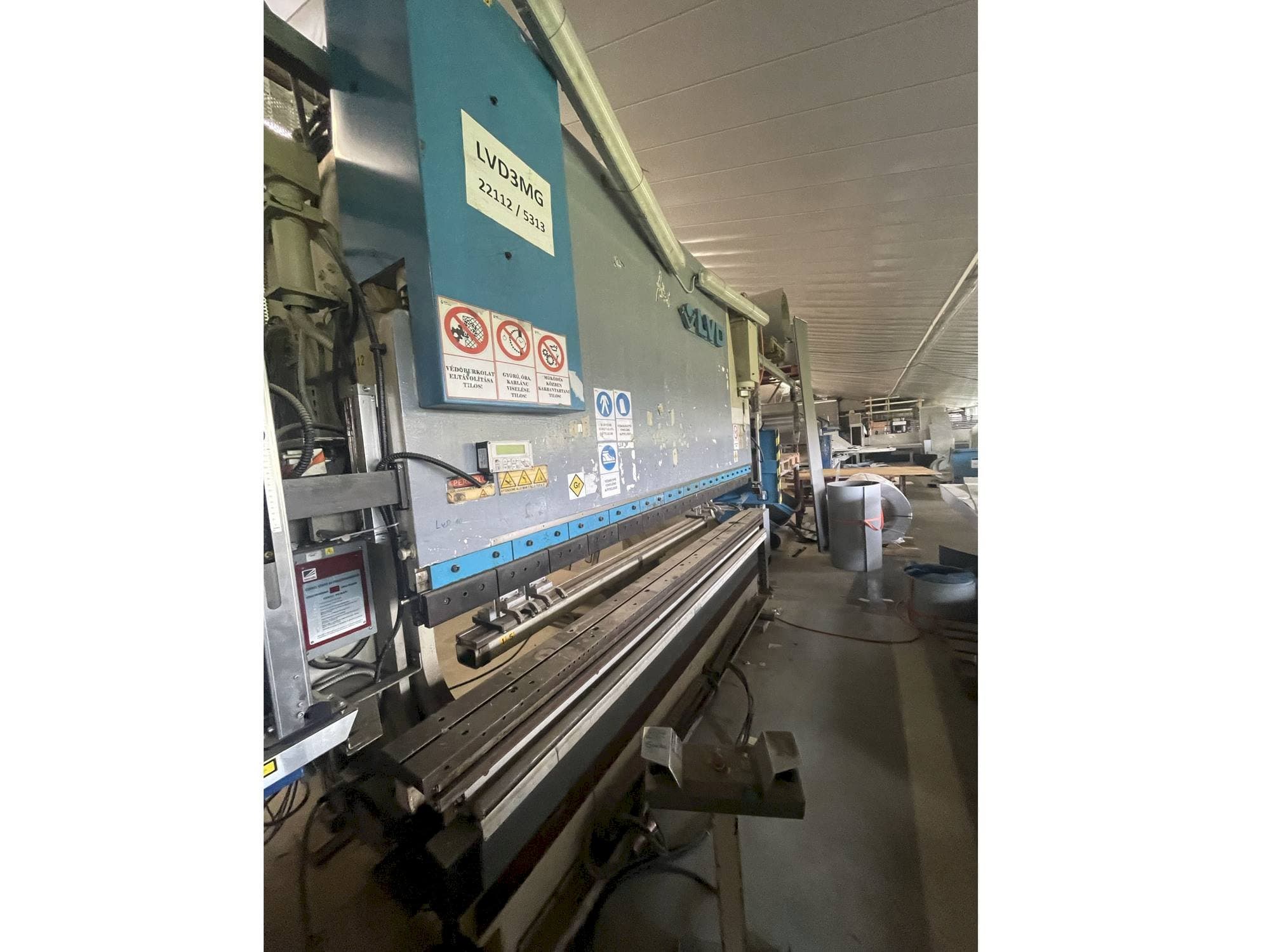 Vista frontale della macchina LVD Ppeb 110/30