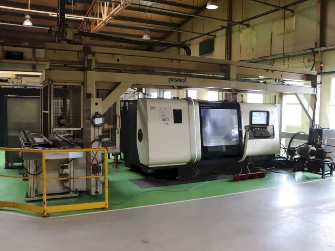 Vista frontale della macchina DMG CTX Beta 1250 TC