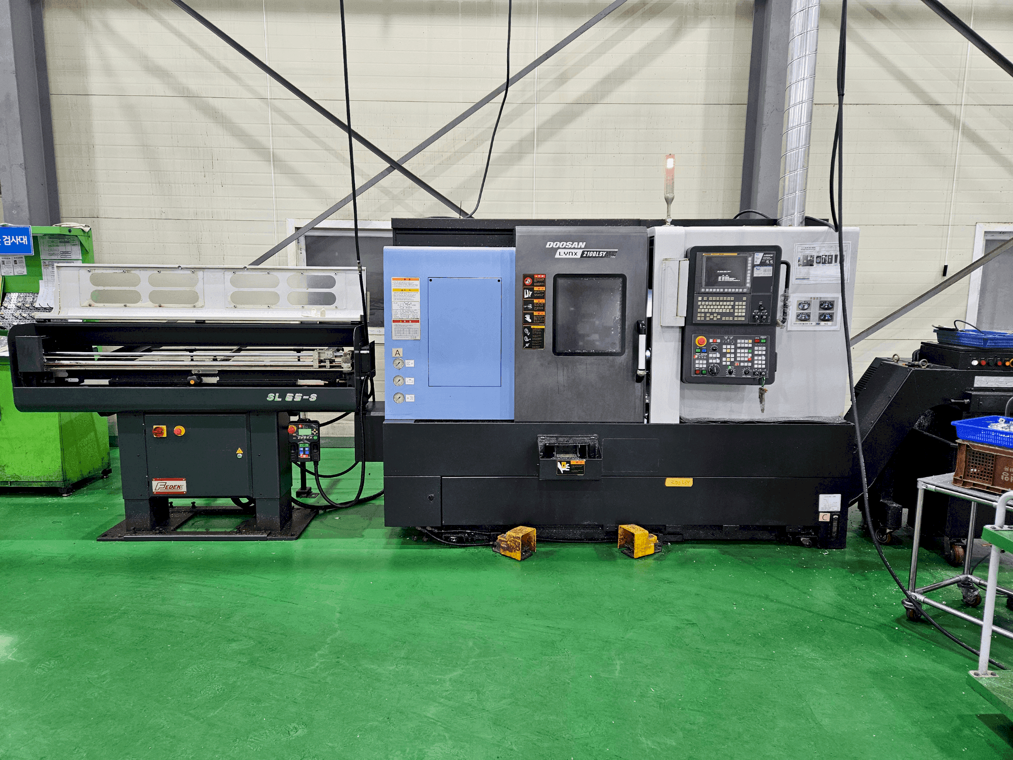 Vista frontale della macchina DOOSAN LYNX 2100 LSYB