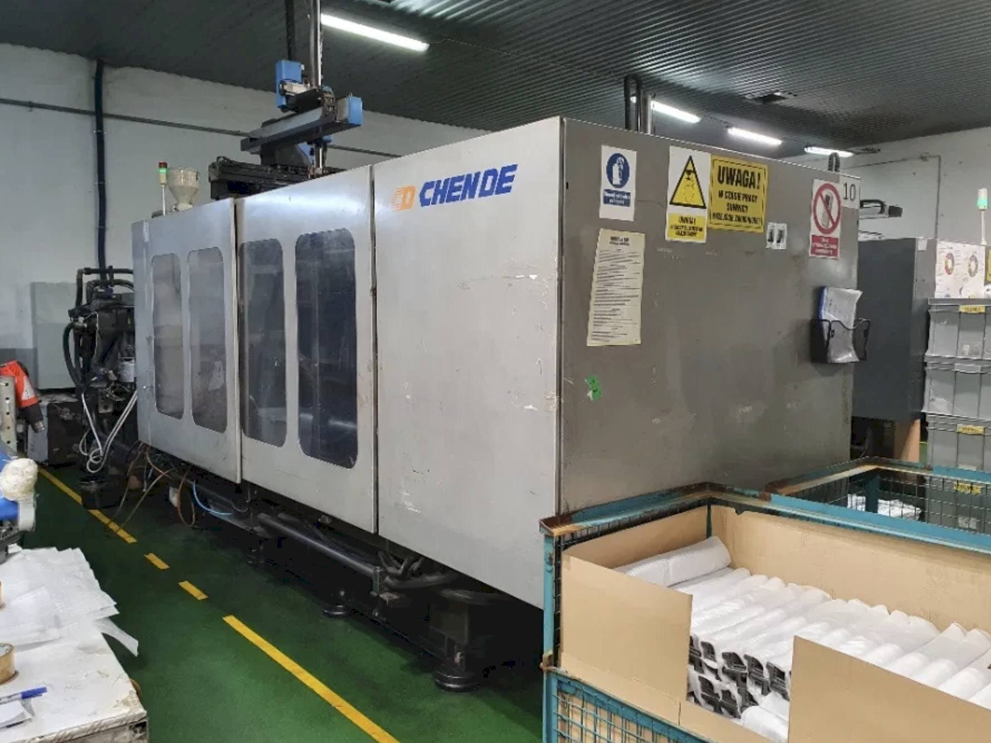 Vista frontale della macchina CHENDE CJ480M3V