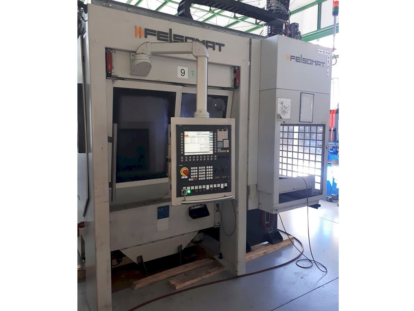 Vista frontale della macchina Felsomat FTC 160