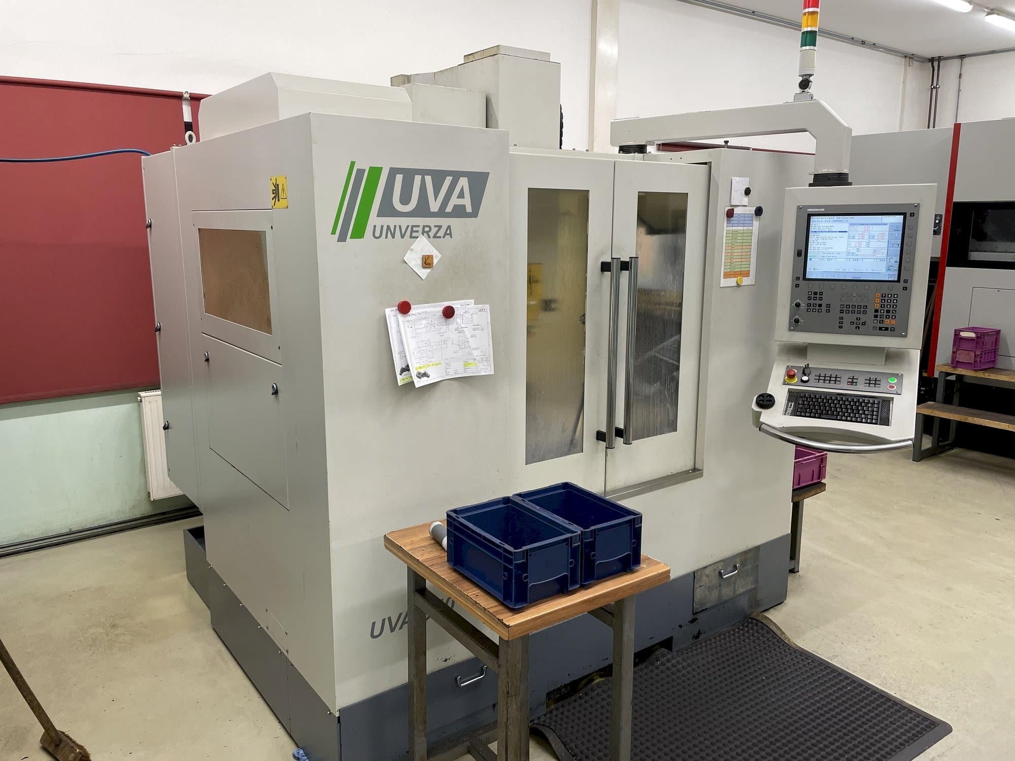 Vista frontale della macchina  HOMMEL UNVERZAGT UVA 550 Plus