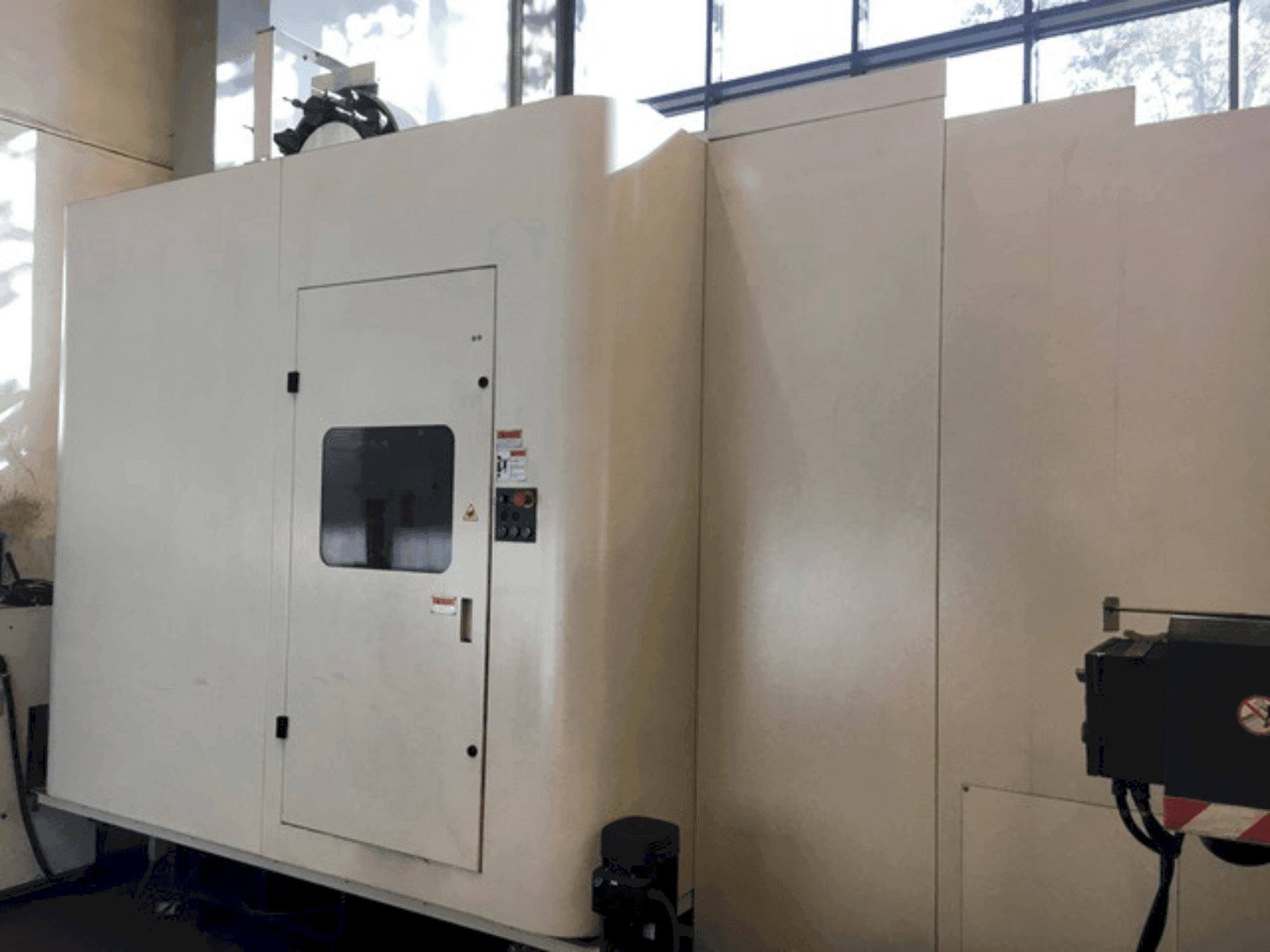 Vista frontale della macchina SPINNER H630