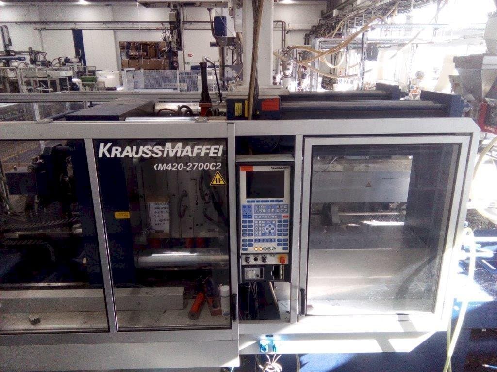 Vista frontale della macchina Krauss Maffei KM 420/2700 C2