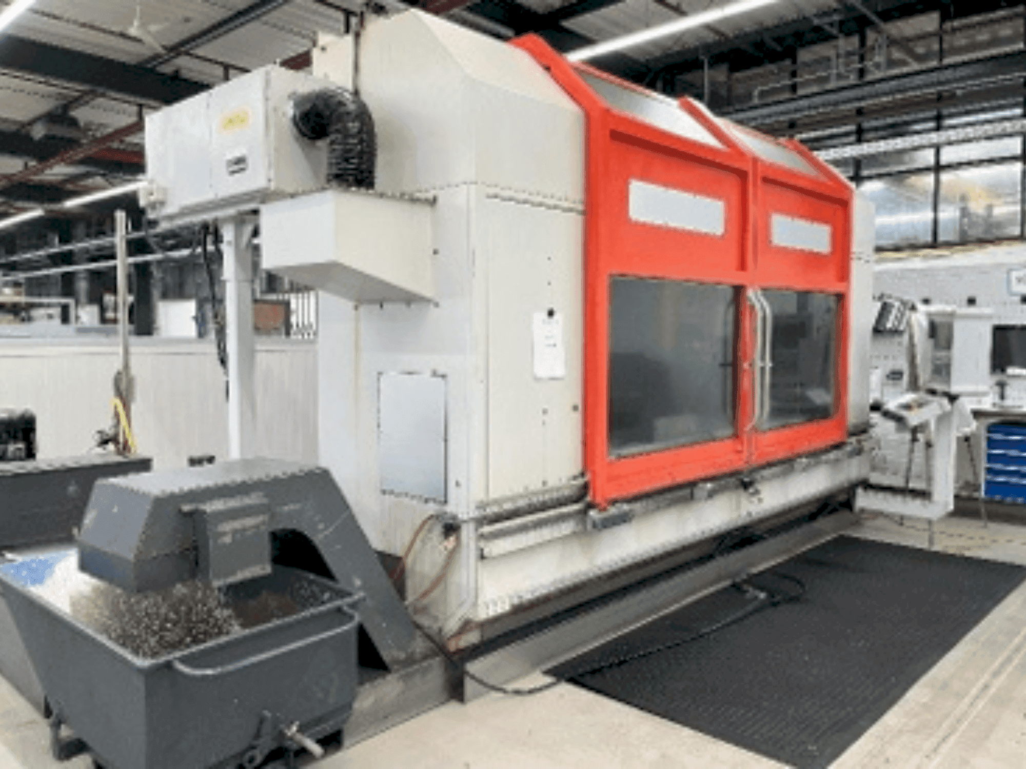 Vista frontale della macchina Matec 30L