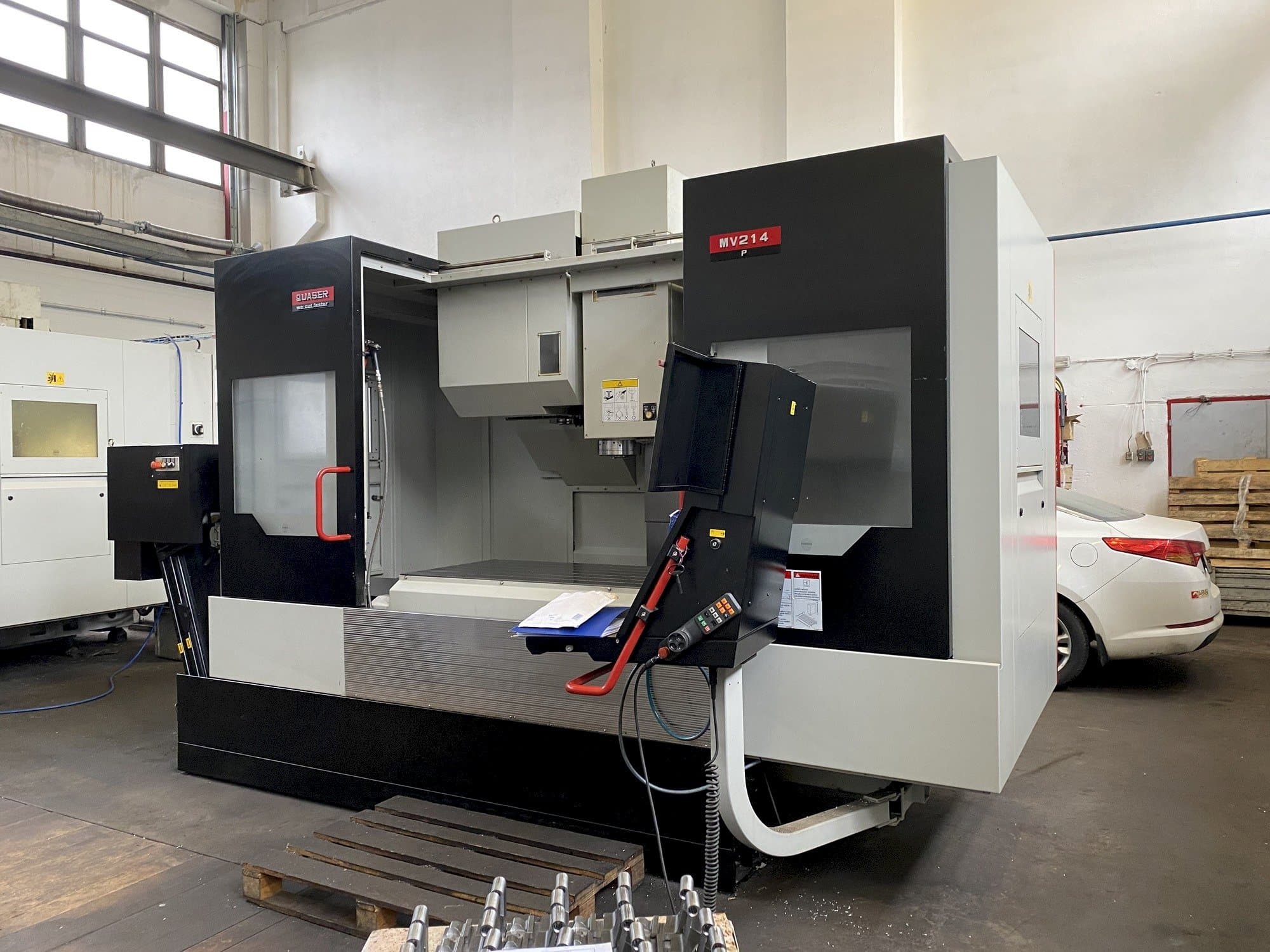 Vista frontale della macchina Quaser MV214P/12B