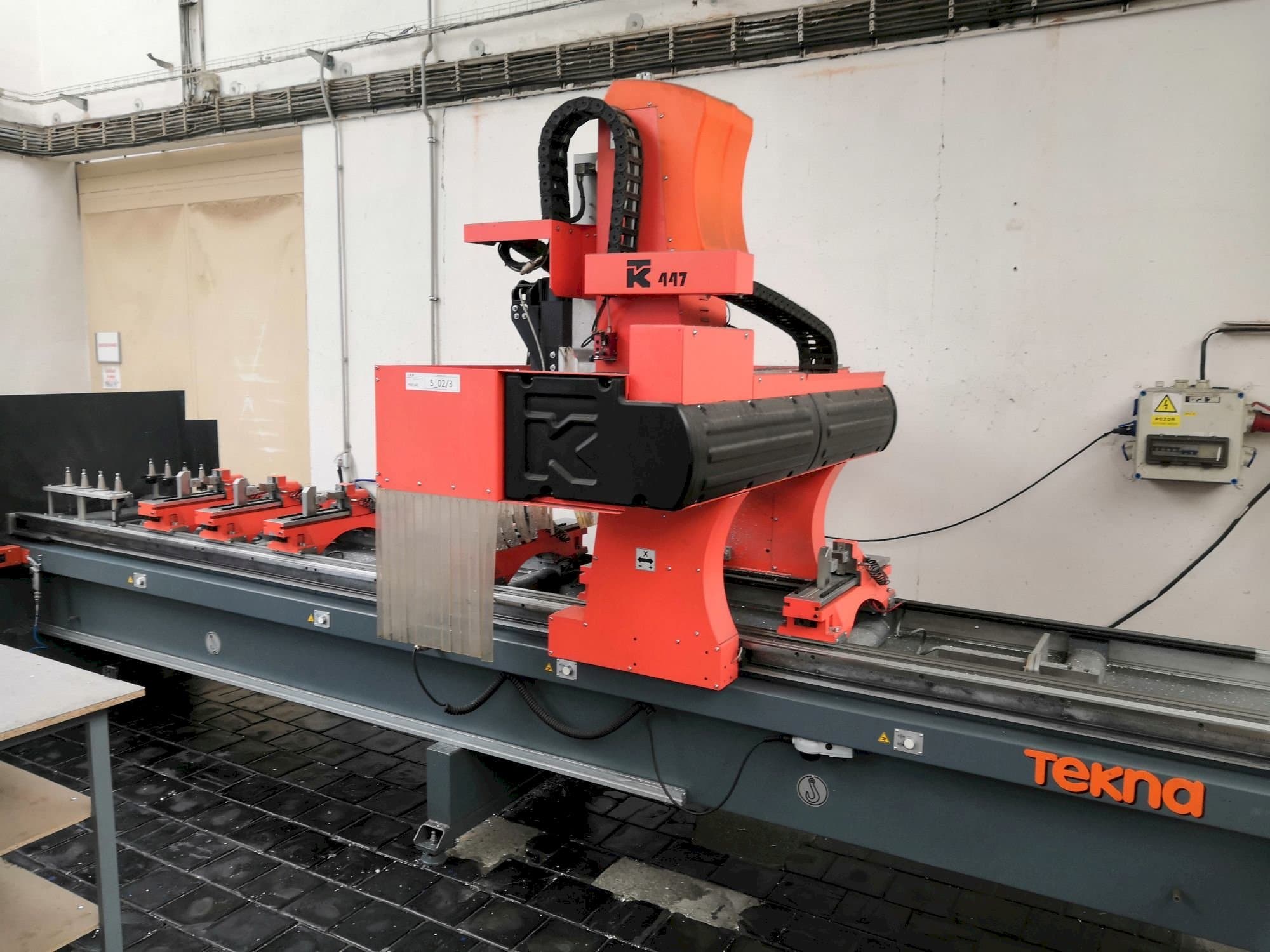 Vista frontale della macchina Tekna TK447/4