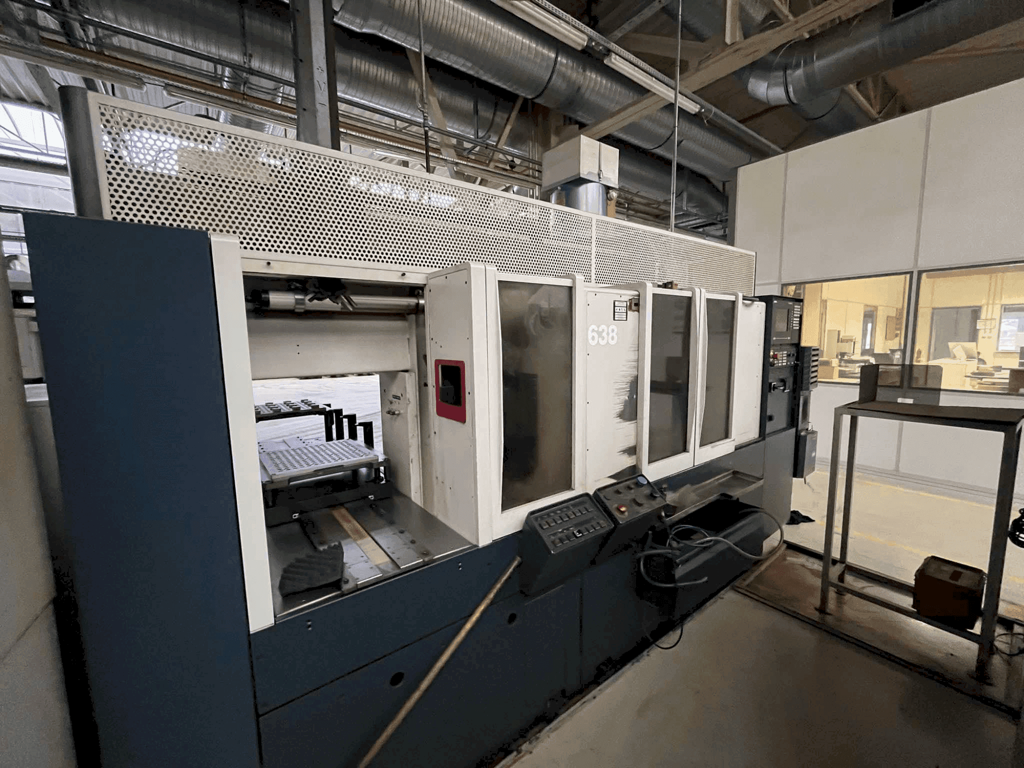 Vista frontale della macchina SPINNER PD-CNC