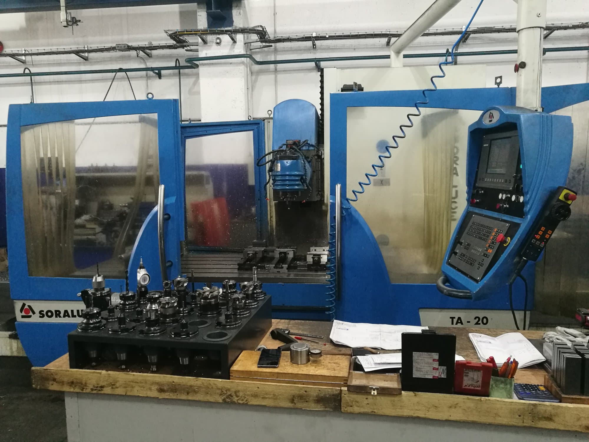 Vista frontale della macchina Soraluce TA-20