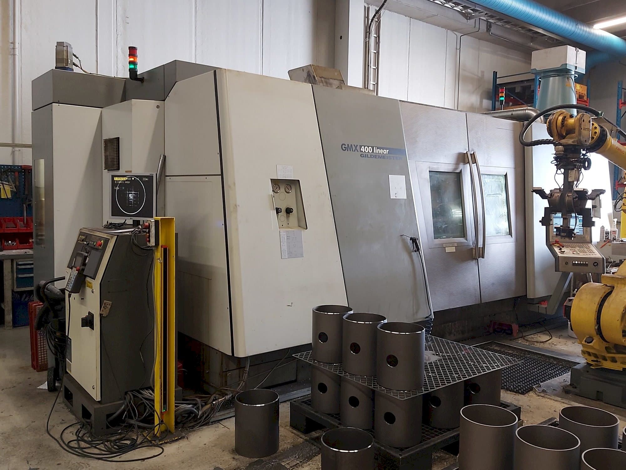 Vista frontale della macchina Gildemeister GMX 400 Linear