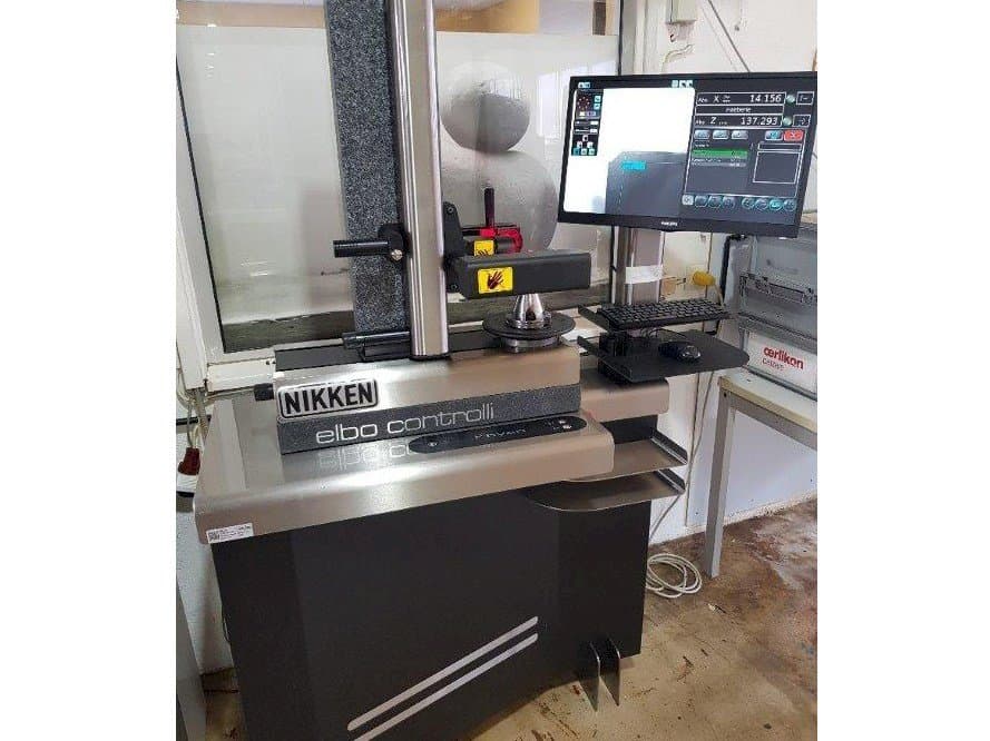 Vista frontale della macchina NIKKEN elbo controlli kyan-TW