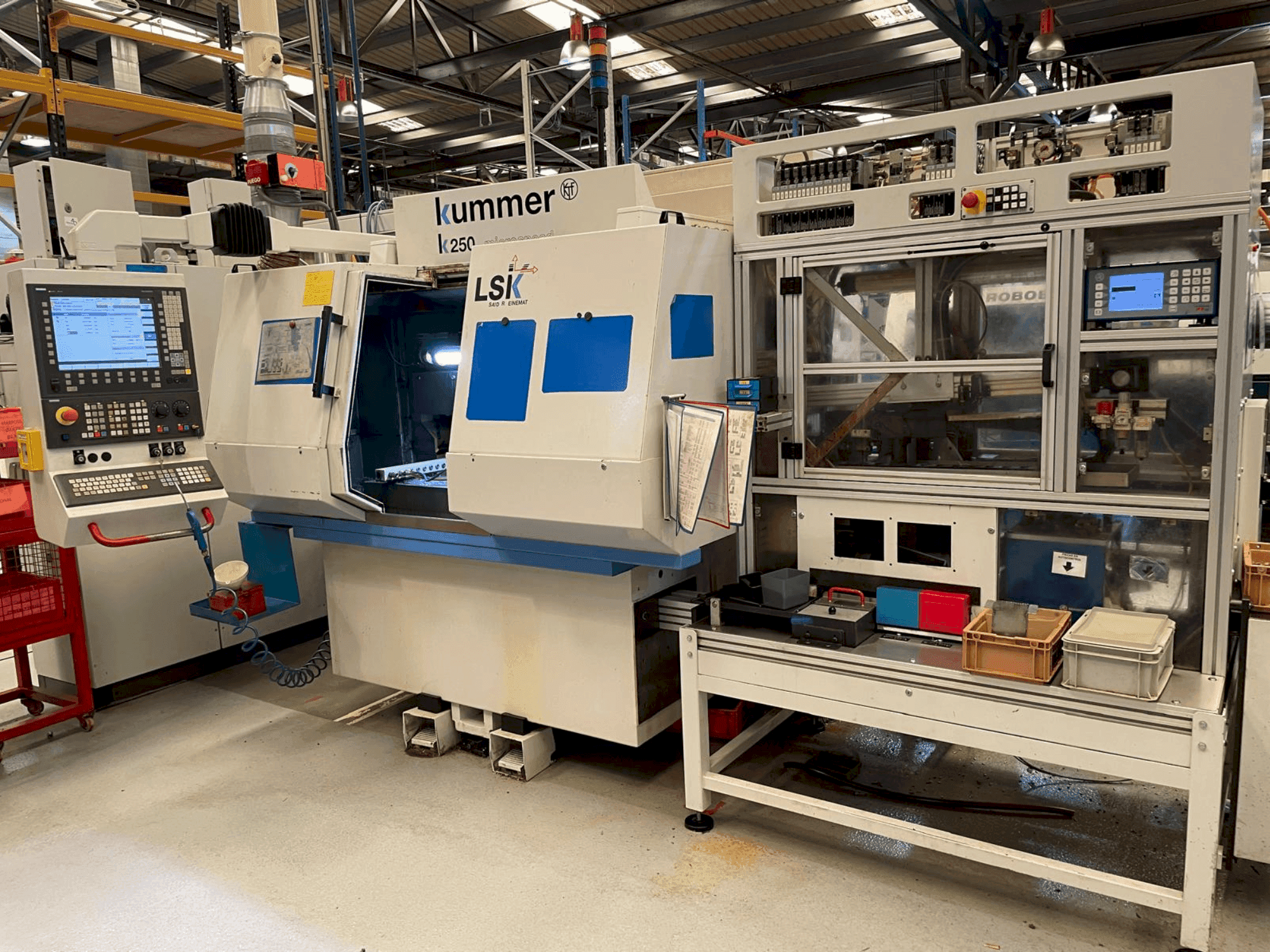 Vista frontale della macchina KUMMER K250