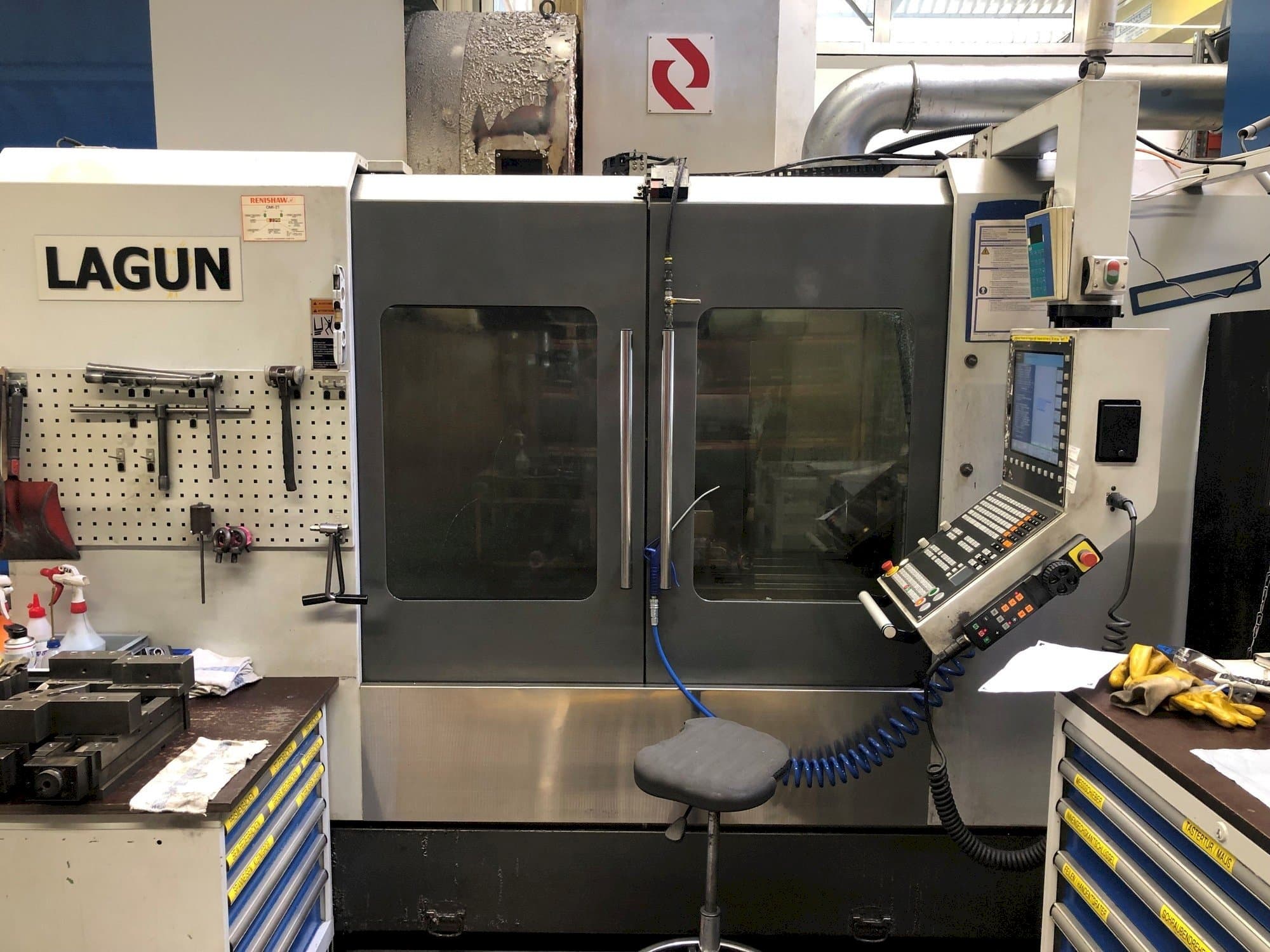 Vista frontale della macchina LAGUN L1400