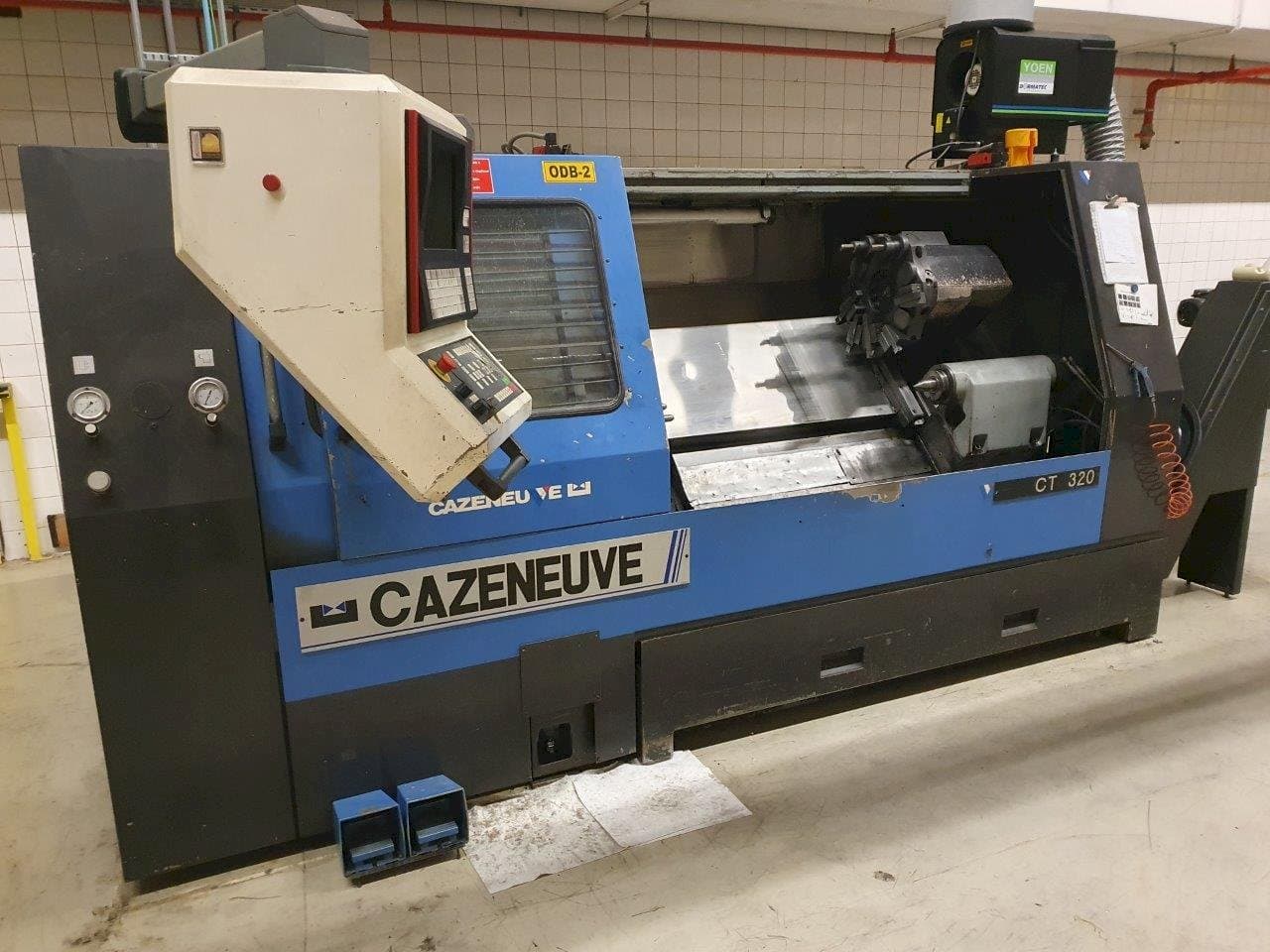 Vista frontale della macchina CAZENEUVE  CT320
