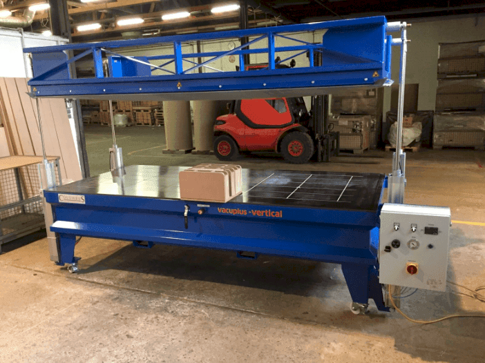 Vista frontale della macchina Columbus VAKUPLUS Vertikal